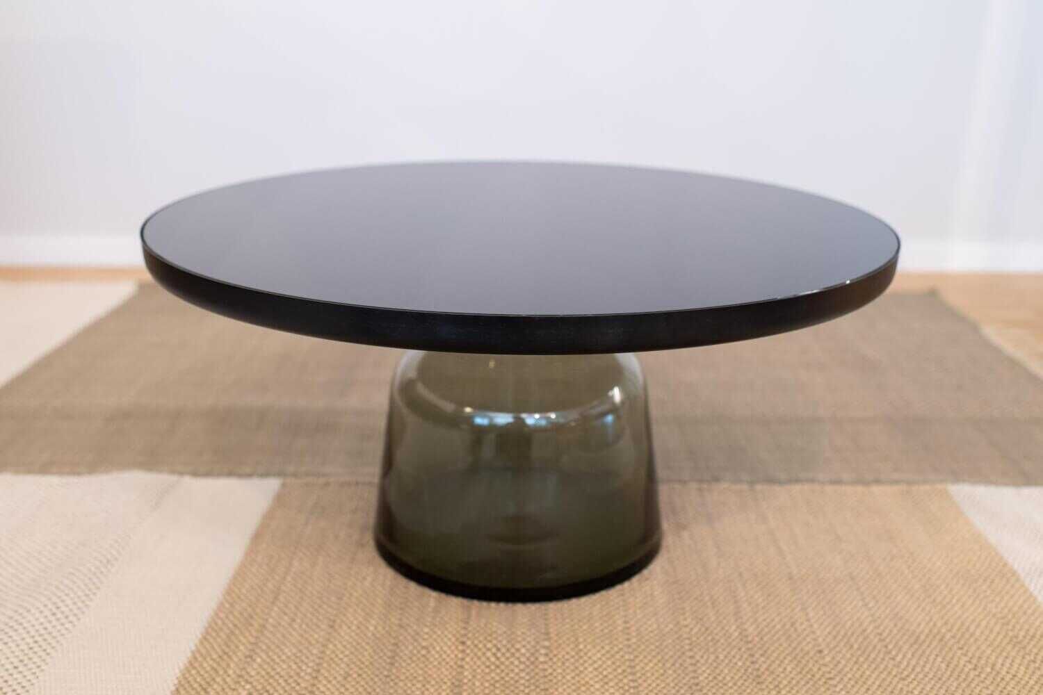 Tisch Bell Side Table Quarz-Grau Glasfuß Mundgeblasen
