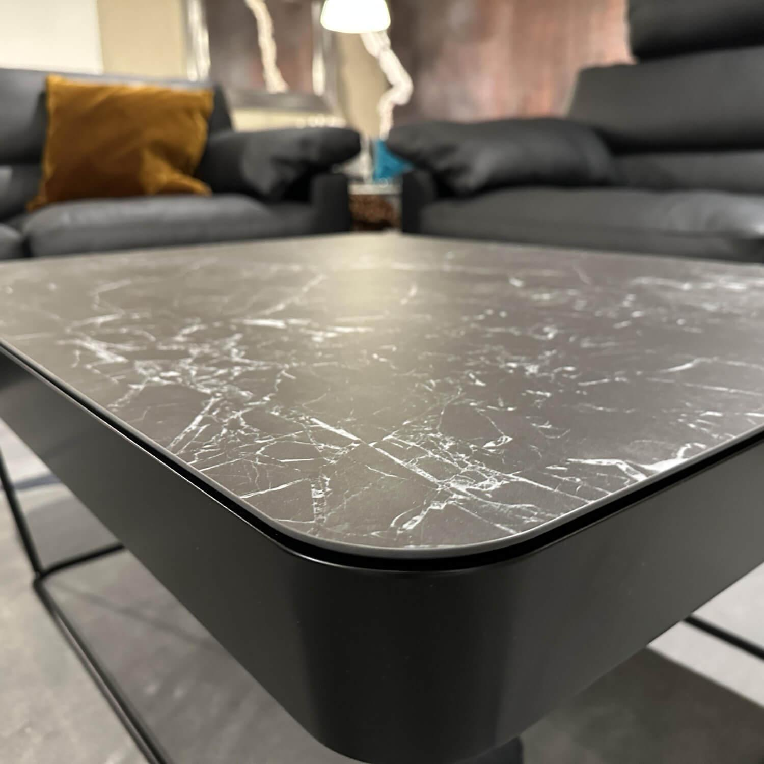 Bacher - Couchtisch Prego Platte Keramik Matt Rock Schwarz Silber Korpus Lack Matt Tiefschwarz Gestell Schwarz Tiefmatt Pulverbeschichtet - 5