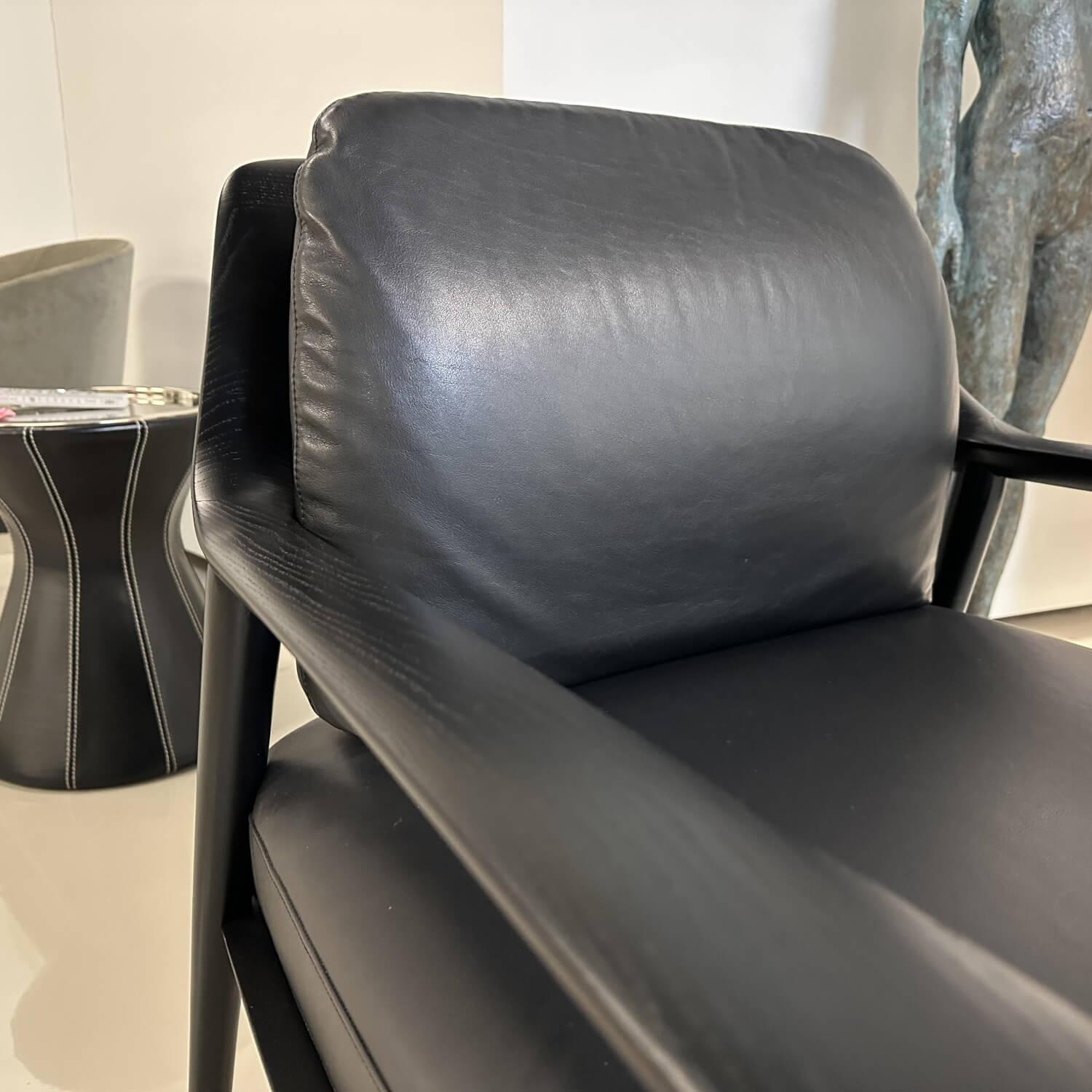 Bielefelder Werkstätten - Sessel Gatsby Leder Provence Schwarz mit Rückenkissen Gestell Esche Schwarz Gebeizt - 2