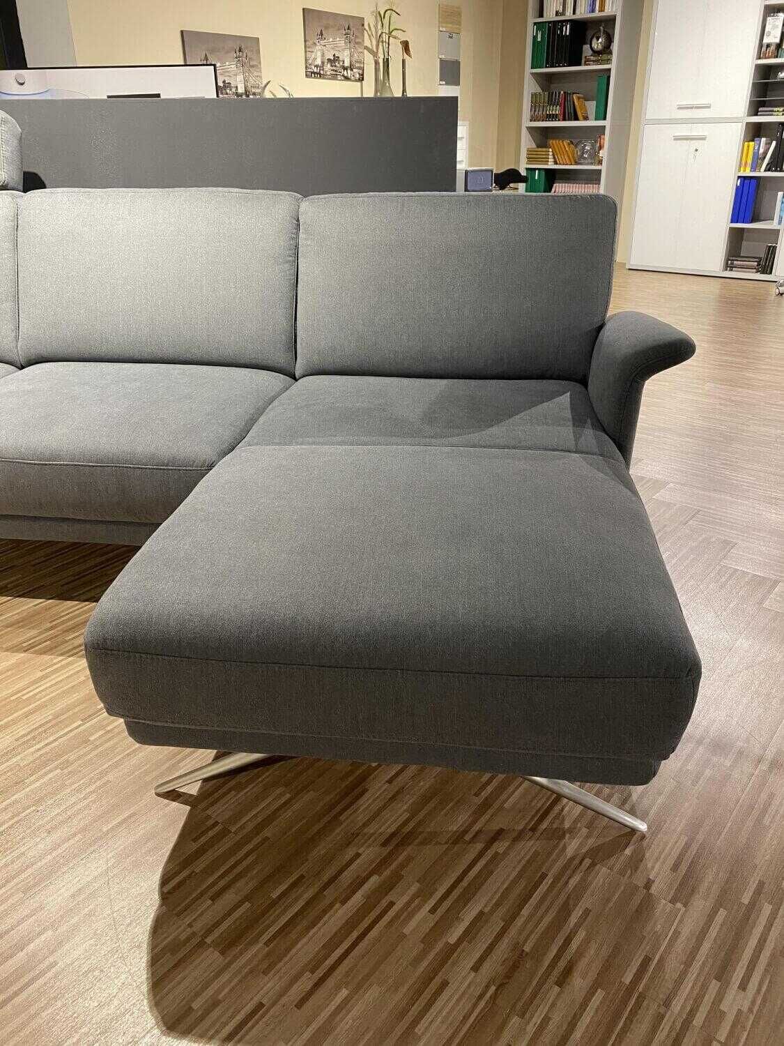 Steinpol - Ecksofa Angelo Stoff Olympia Clean Grau mit Kopfstütze - 3