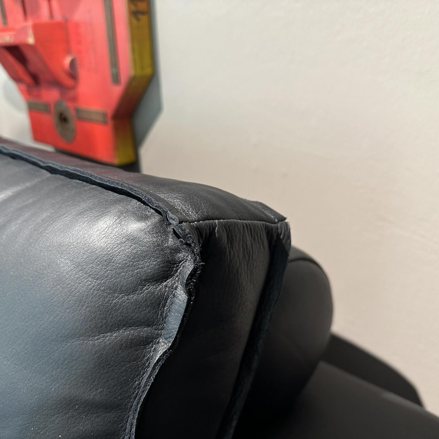Tommy M - Ecksofa Al Jazar Leder Cuba Black Schwarz mit Kissen - 6