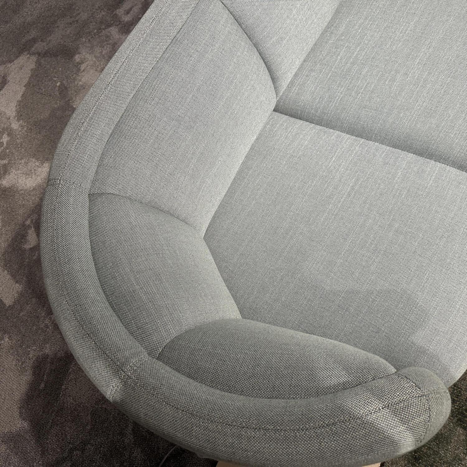 Wittmann - Sofa Vuelta 25640 Stoff F Tekla Platin Grau Füße Metall Bronze - 5