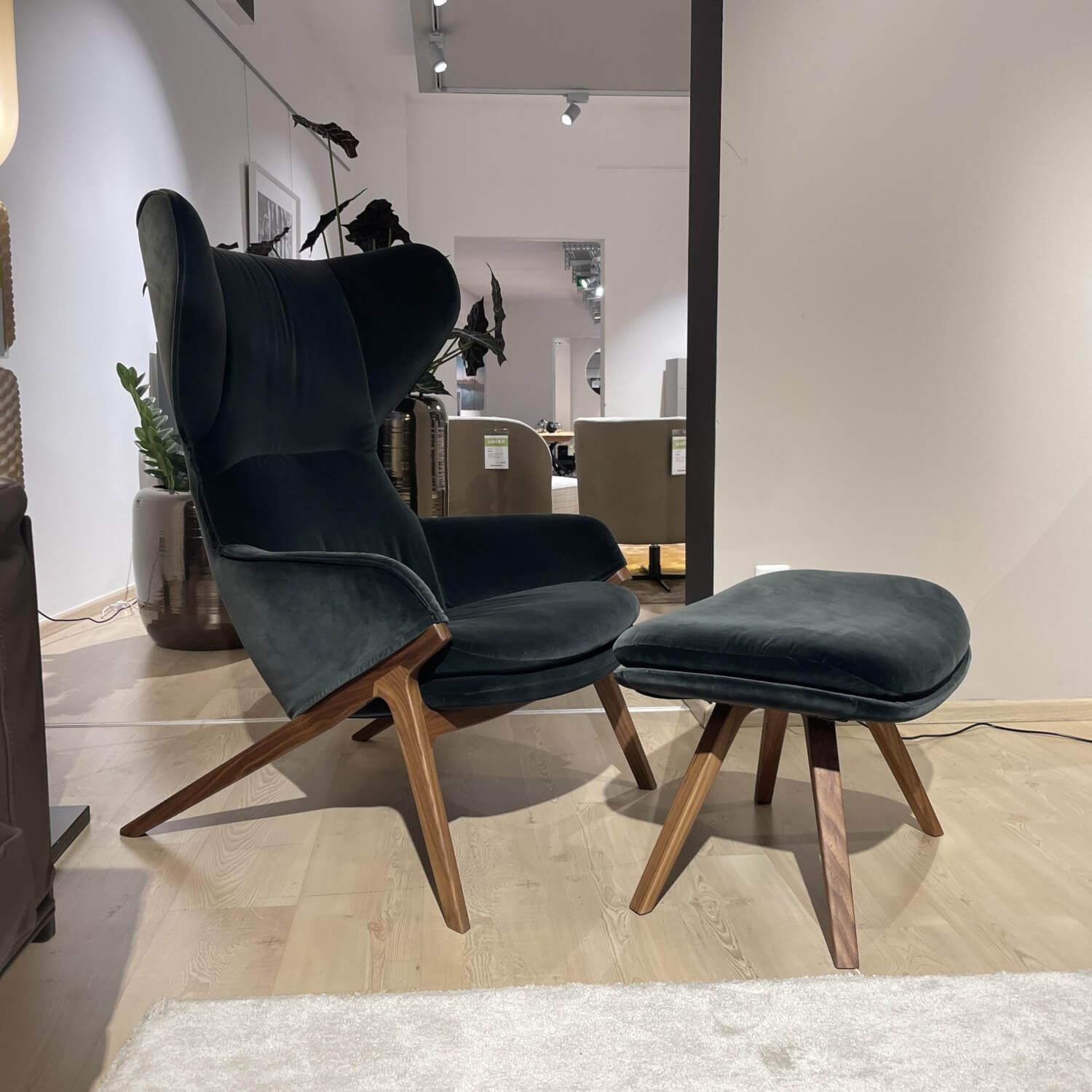 Cassina - Sessel P22 Mit Ohren Bezug Ortigia Cactus Basis Amerikanischer Nussbaum Inklusive Hocker - 2