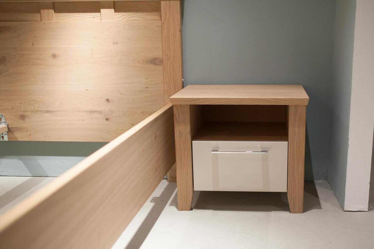 Musterring - Schlafzimmer Madlen MR Balkeneiche Lacksand 2914 Bett, Nachtkonsolen und Kleiderschrank - 3