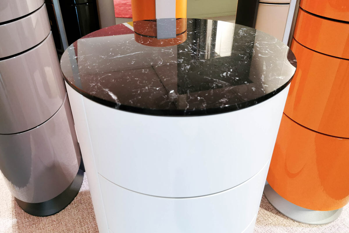 Schönbuch - Rundkommode Conga Lack Schneeweiß 0054 Abdeckplatte Marmor Nero Schwarz - 5