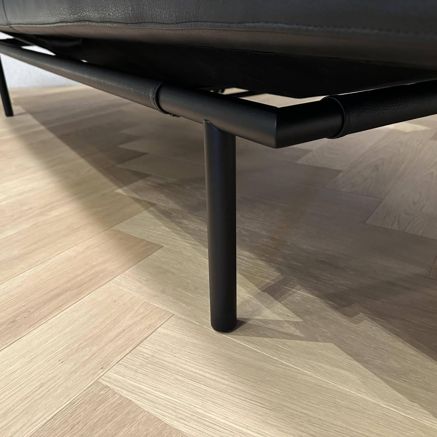 IP Design - Liege Campus de Luxe Leder Galaxy Schwarz Gestell Metall Schwarz Matt Inklusive Nackenrolle - 7