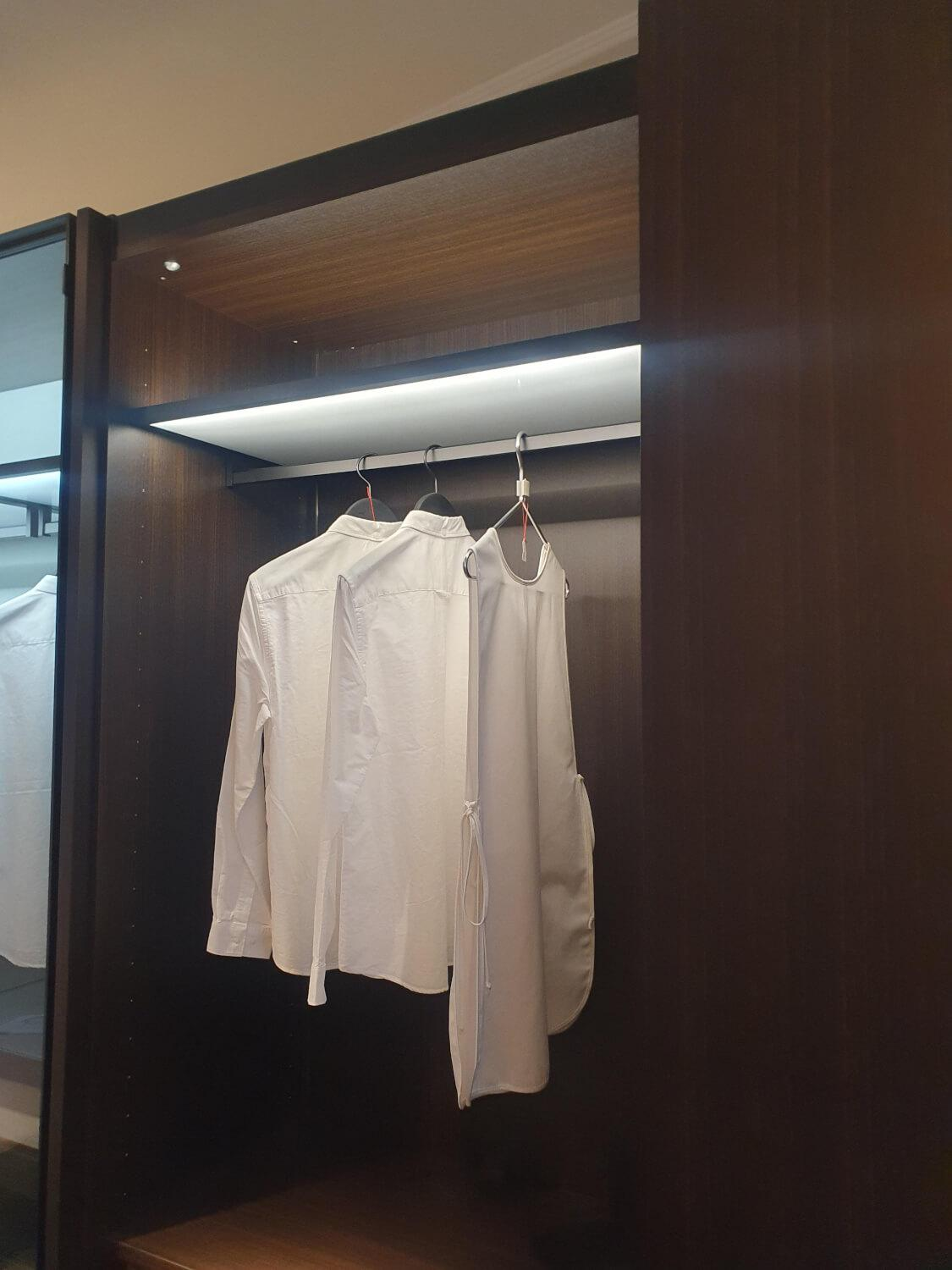 Porro - Schranksystem Storage Front Eucalyptus Furnier Korpus Melamin Eucalyptus - 11