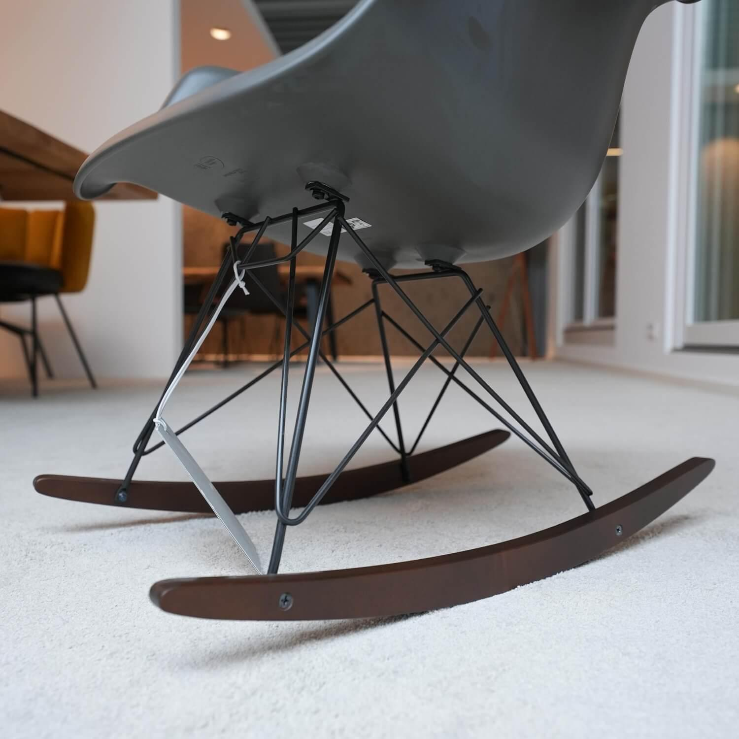 Vitra - Schaukelstuhl Eames Plastic Armchair RAR Sitzschale Basalt Gestell Basic Dark Beschichtet - 5