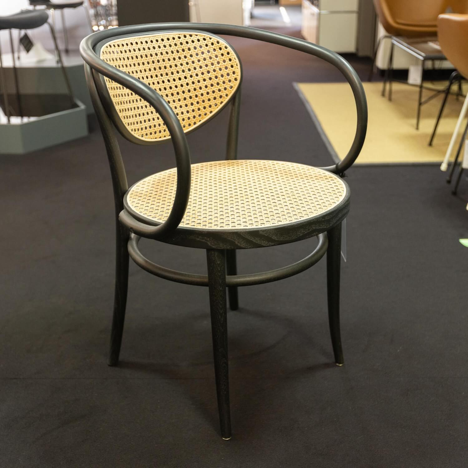 Thonet - Stuhl 210R Pure Rohrgeflecht Mit Verstärkungsgewebe Untergestell Esche Schwarz Lackiert - 2
