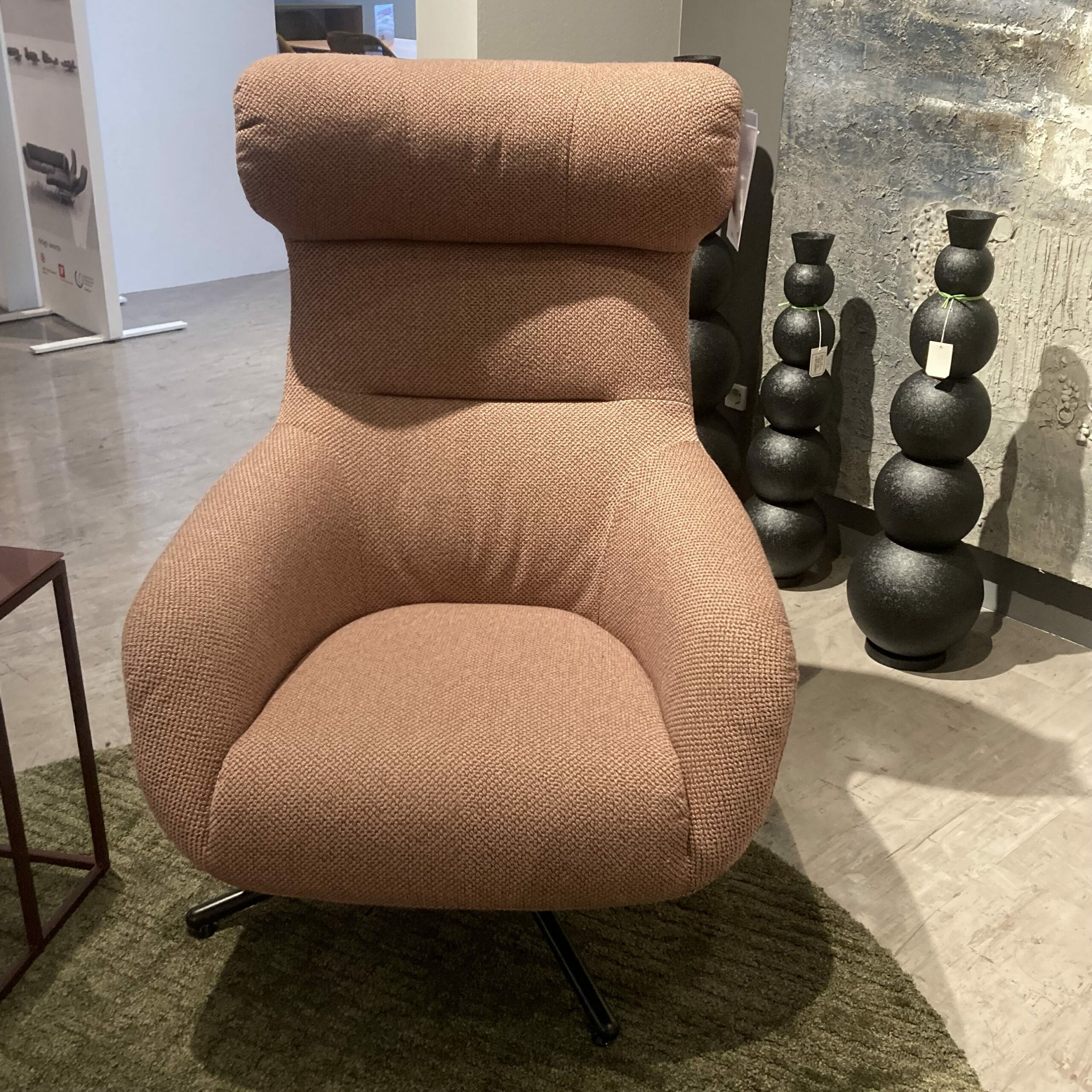 Brühl - Sessel Victor Stoff Rose Kreuzfuß Metall Schwarz Drehfunktion mit Hocker - 3