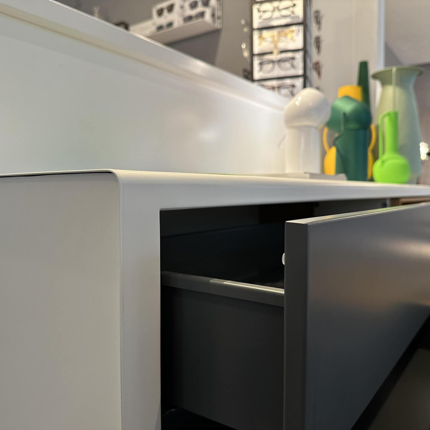 Müller Möbelwerkstätten - Sideboard S36 H3 168 Lack RAL9010 Weiß RAL7012 Basaltgrau Grau Offener Stauraum Eiche Gestell Rundrohrfuß Weiß - 2