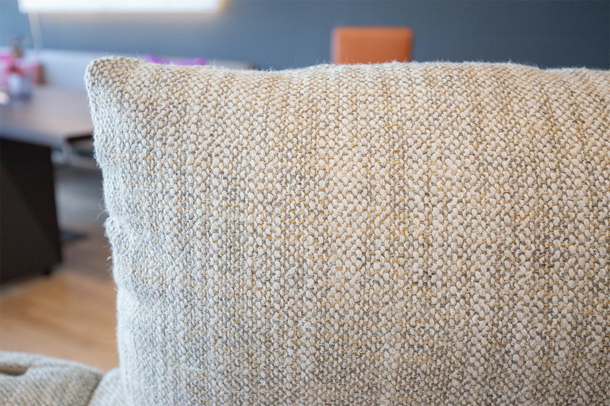 Jori - Sofa Eden Stoff Dodo C0206 Beige mit Hocker - 7