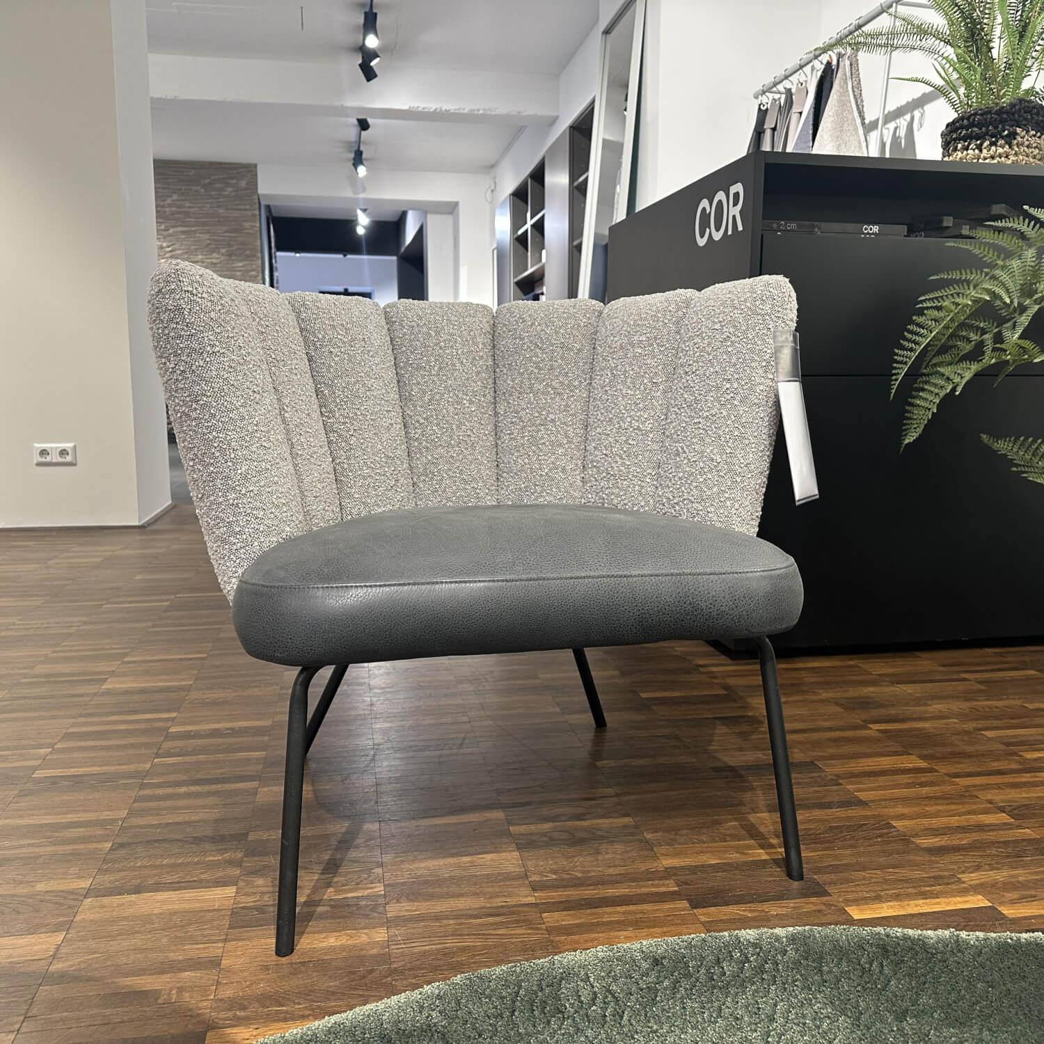 KFF - Sessel Gaia Lounge Sitz Leder Rawhide Schwarz Rücken Stoff Ascot Toffee Beige Gestell Metall Schwarz - 2