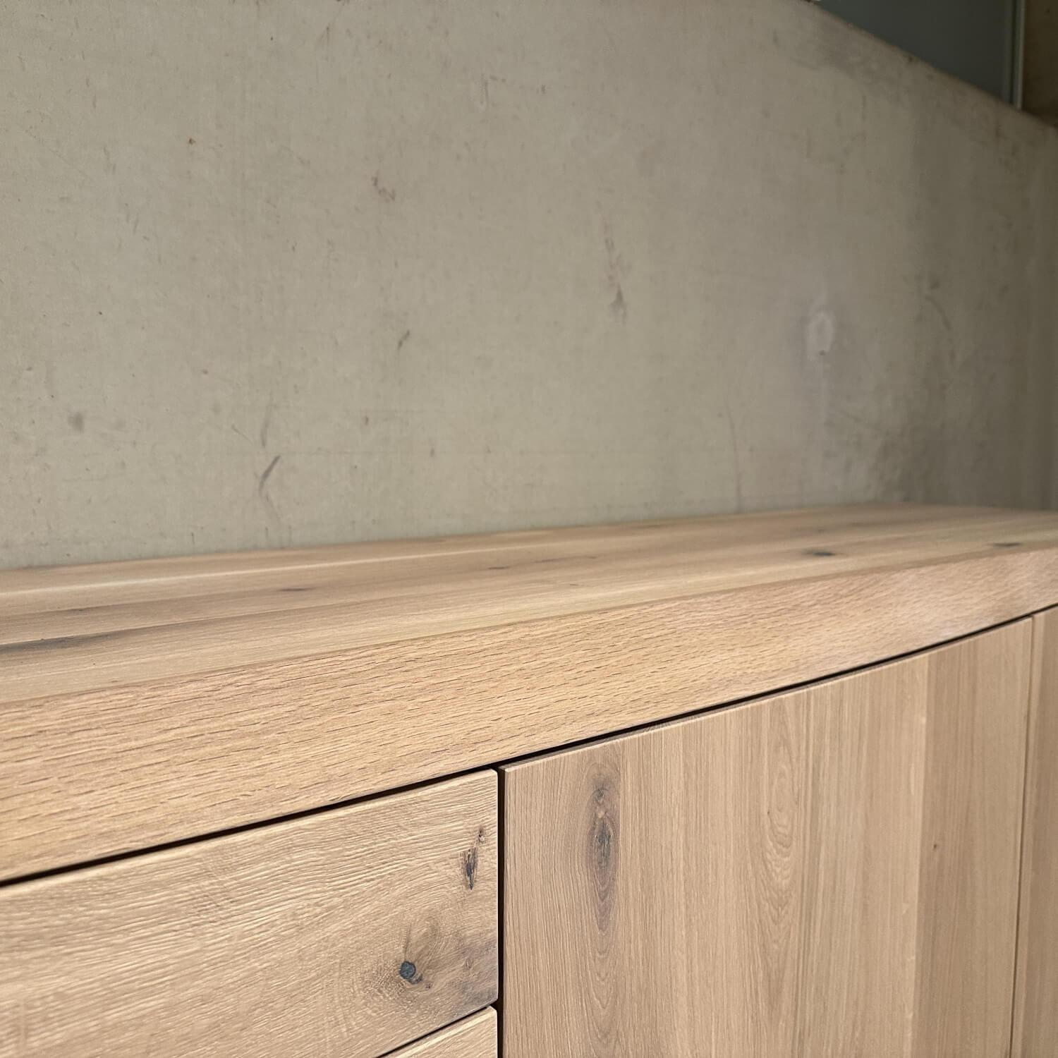 Anrei - Sideboard Puro Wave Massivholz Eiche Weiß Geölt Rückwand Lichtgrau Lackiert Sideboard Puro Wave Massivholz Massivholz Eiche Weiß Geölt Rückwand Lichtgrau Lackiert - 2