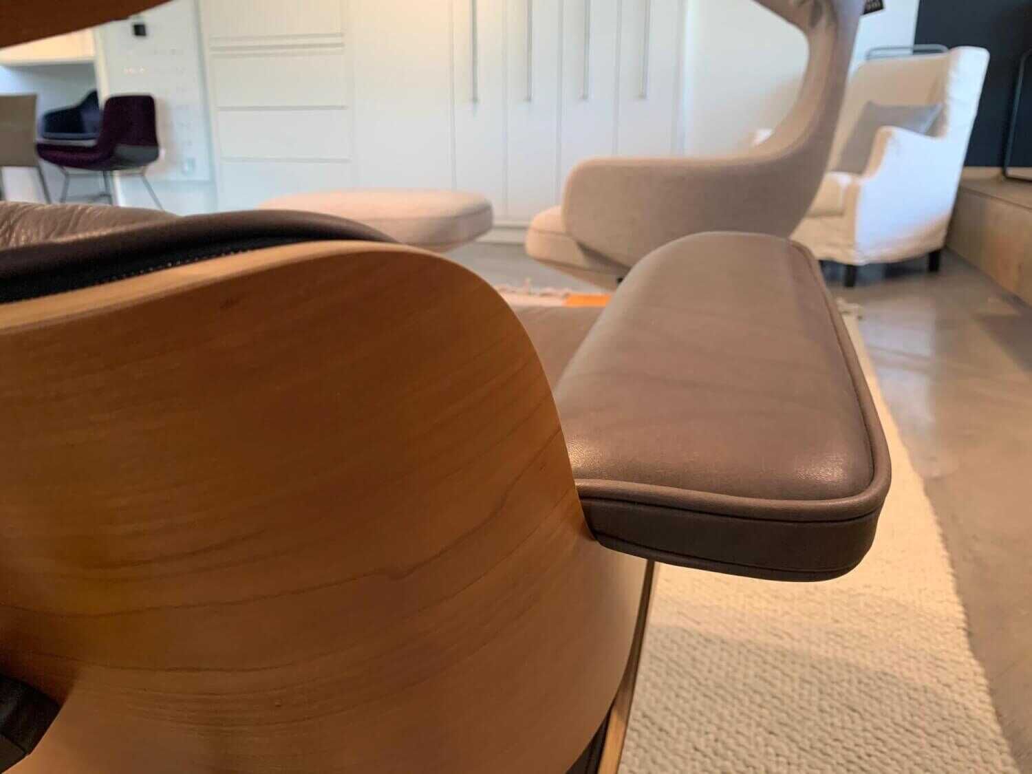 Vitra - Sessel Lounge Chair Leder Natural Chocolate 68 Amerikanischer Nussbaum  Neue Maße mit Ottoman - 5
