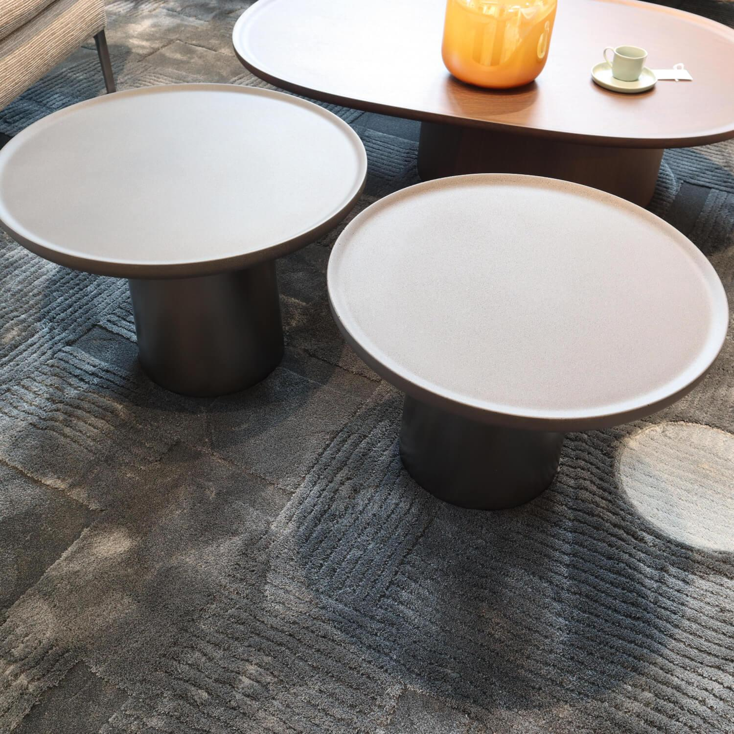 2er-Set Beistelltisch Louisa Mit Zwei Tischplatten Und Zwei Tischfüßen Zement Asche Grau Gestell Zinnfarbig