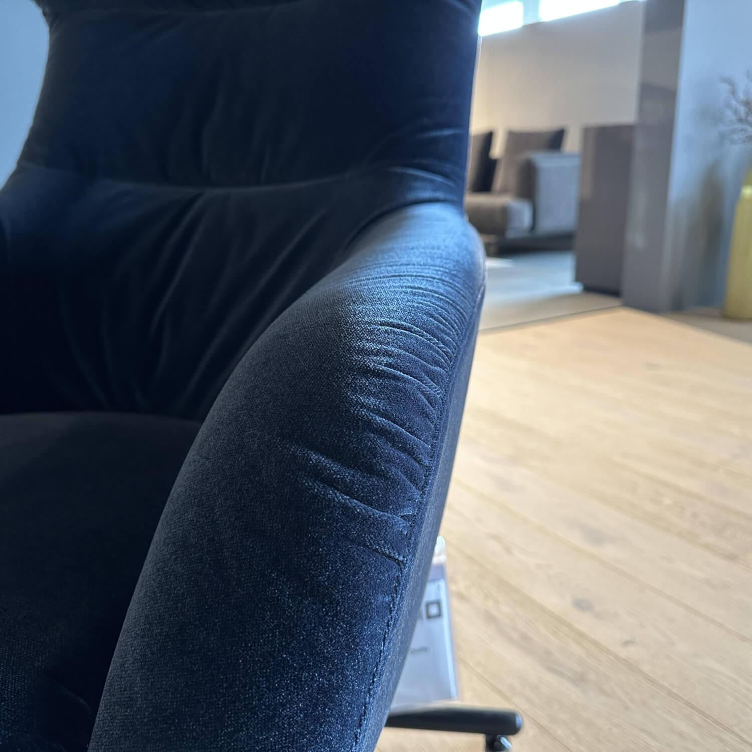 Brühl - Hochlehnsessel Victor Stoff 4473 69 Dunkelblau Kreuzfuß Schwarz Inklusive Hocker - 9