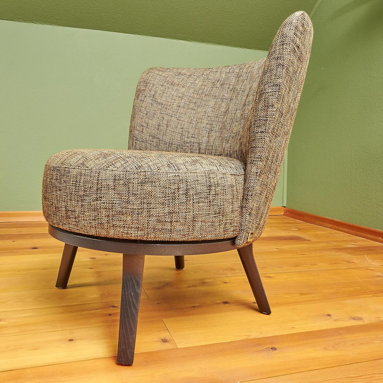 Bielefelder Werkstätten - Drehsessel Polo Cocktail Stoff BW Troy Braun Gestell Esche Schwarz Gebeizt Inklusive Hocker - 9