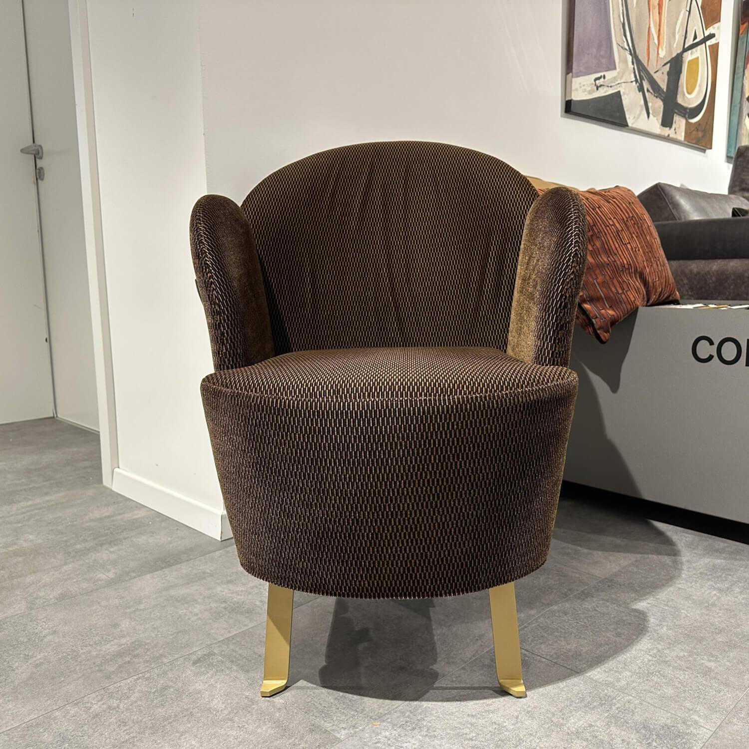 Brühl - Armchair Floret 1 Fabric 4495 22 Brown Feet flat steel gold-colored - 4