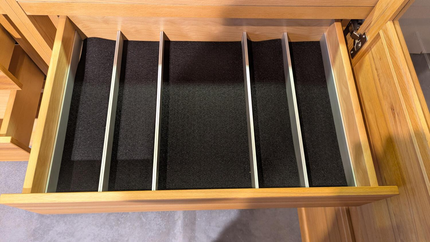 Venjakob - Highboard Caletta Kernbuche Teilmassiv Geölt mit Beleuchtung - 4