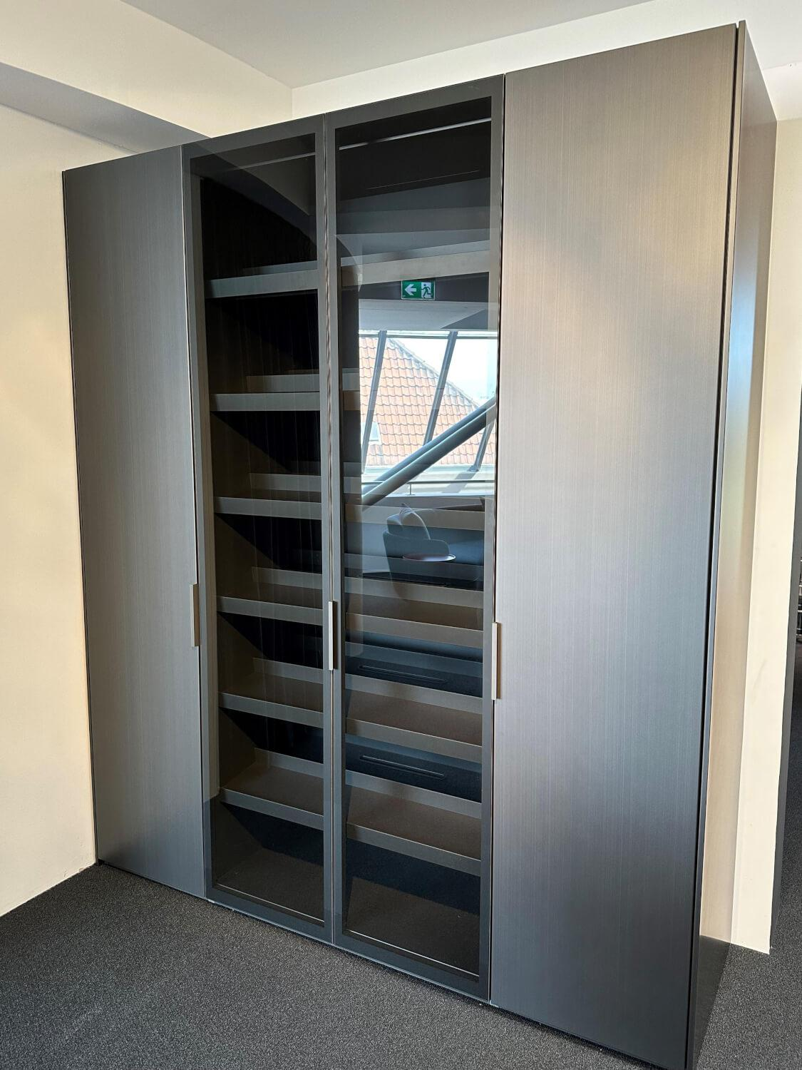 Poliform - Kleiderschrank New Entry Metallisch Lackiert Bronzo 23 Grau Anthrazit Und Ardesia Glas Grau Anthrazit Mit Beleuchtung - 4