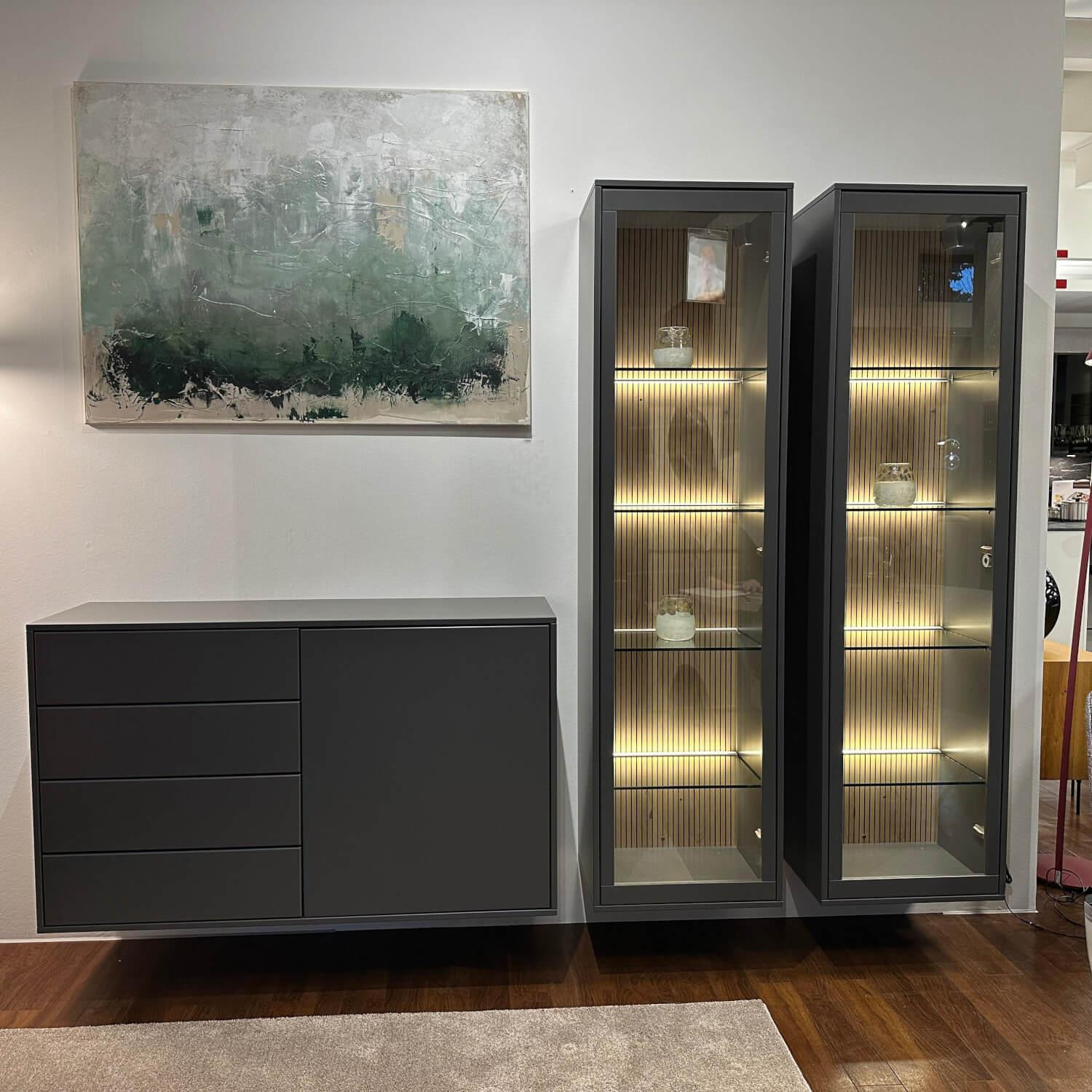 Rietberger Möbelwerke - Wohnwand Deviso Lack Schiefergrau Mit Glasböden Und Beleuchtung - 3