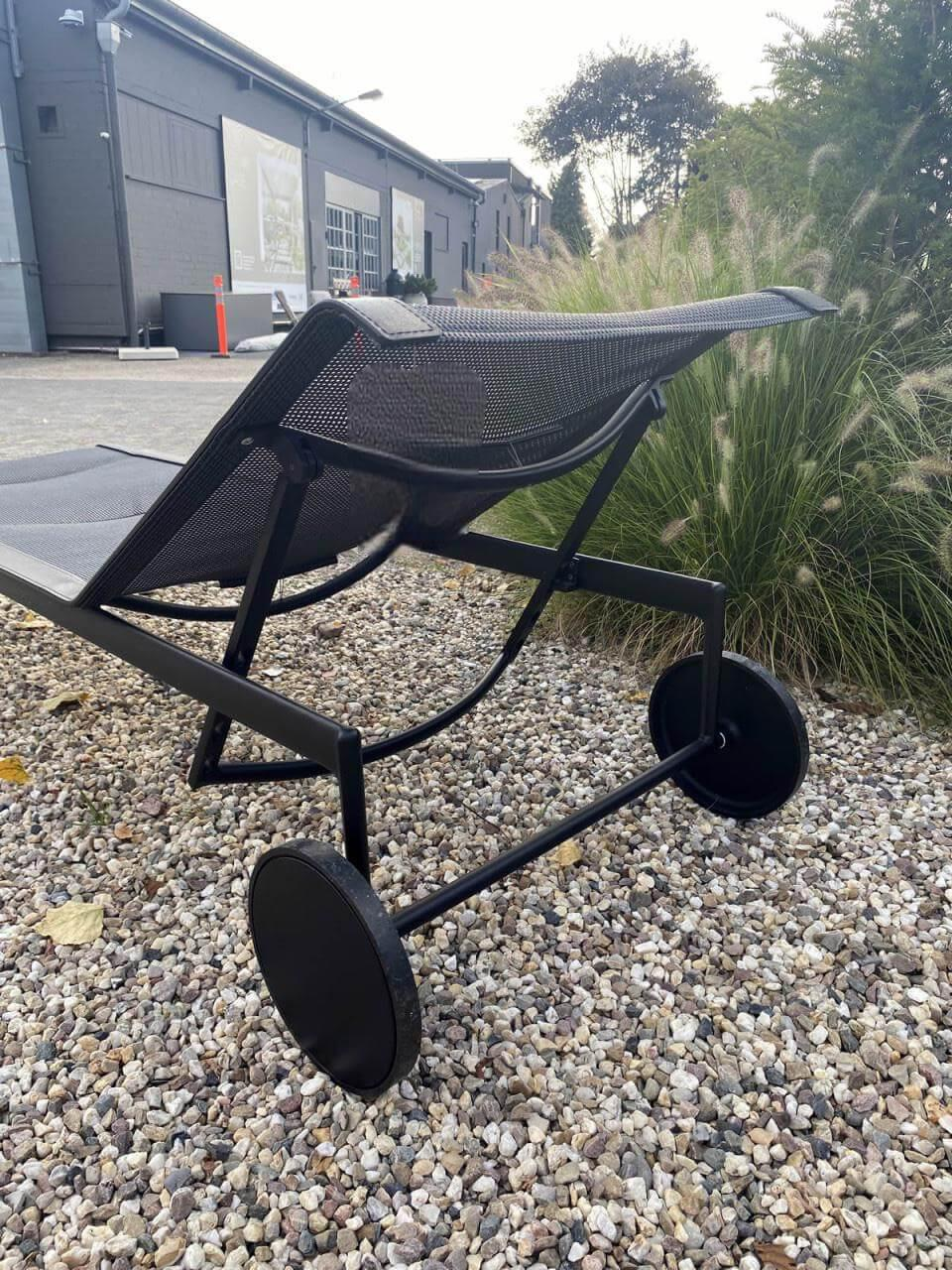 Knoll International - Gartenliege Richard Schultz Sitz Bänder Und Netz Onyxfarben Schwarz Gestell Onyxfarben Schwarz Beschichtet - 3