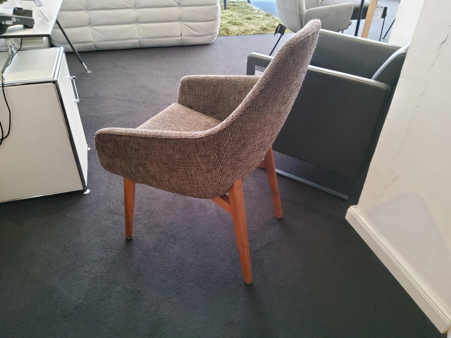 Montis - Stuhl Vico Stoff Aldo 2 Braun Gestell Nussbaum Massiv - 3