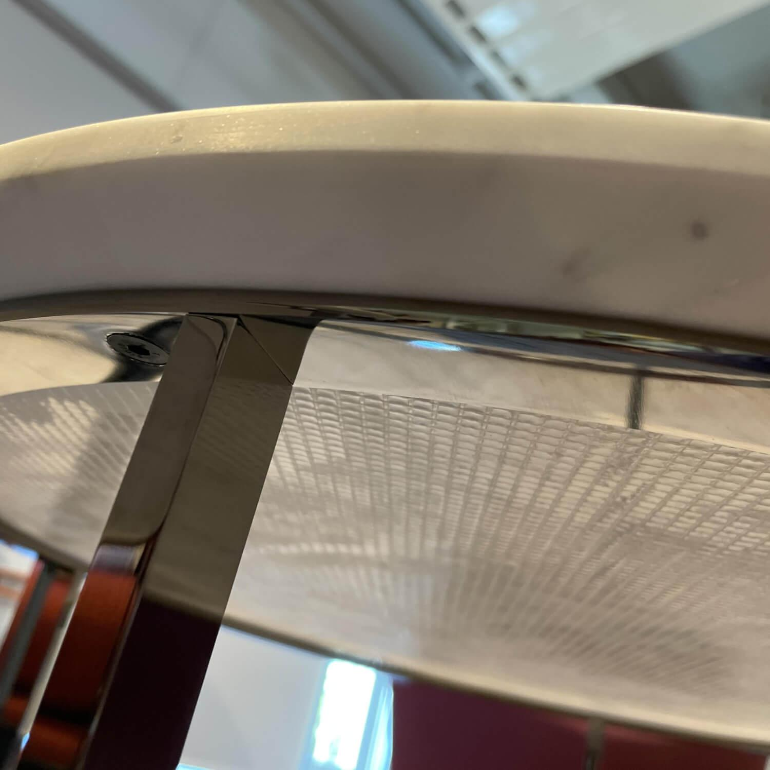 B&B Italia - Beistelltisch Mera Durchmesser 39cm Marmor Weiß Gestell Schwarz Verchromt - 3