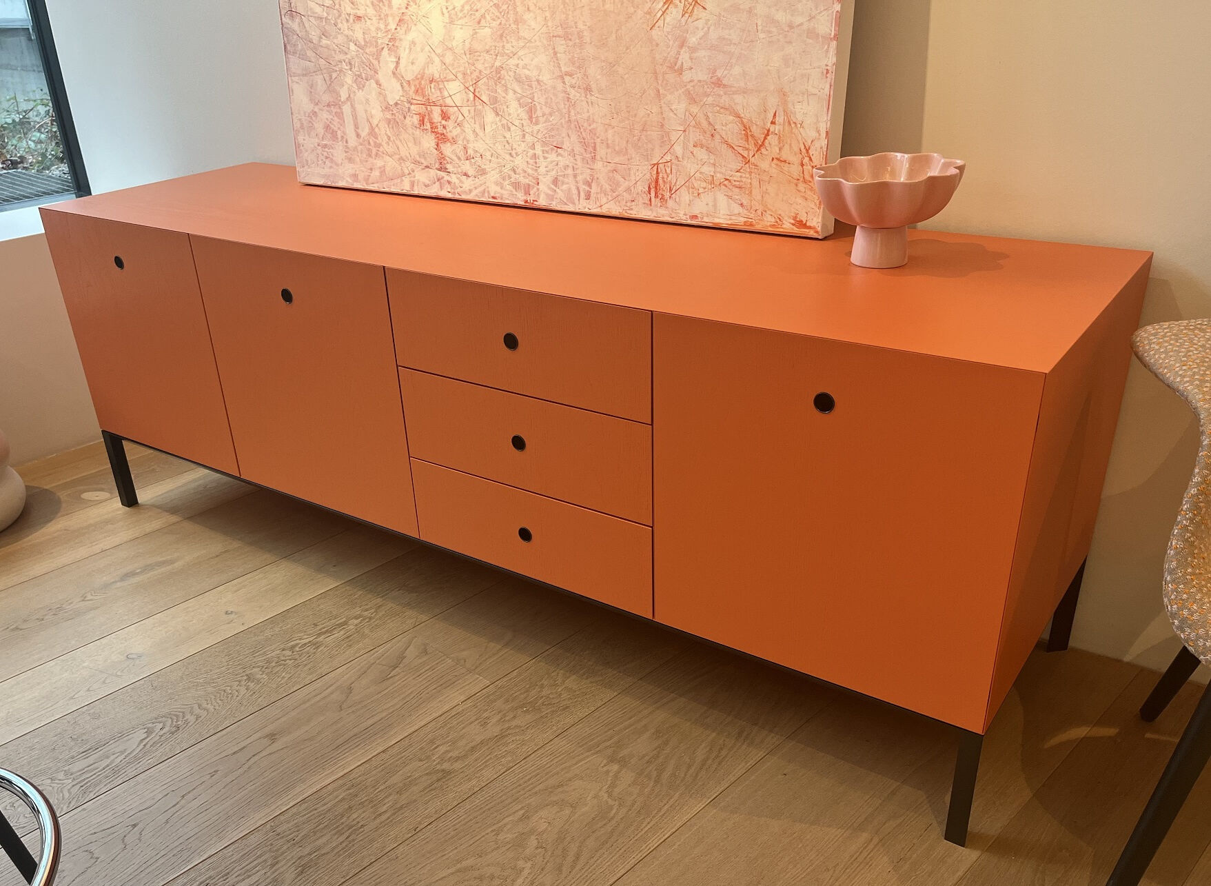 Porro - Sideboard Offshore 3 Drehtüren 3 Schubladen Esche Offenporig Matt Lackiert Arancio Fiamma Orange - 2