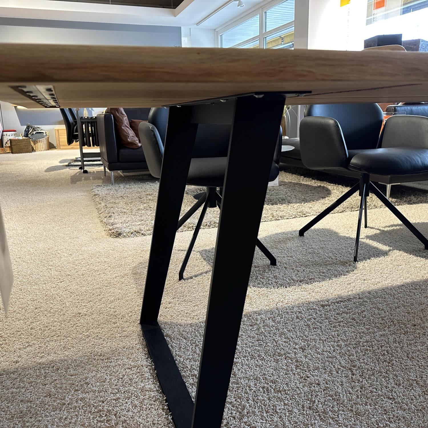 Global - Esstisch Lina Platte Wildeiche Natur Geölt Natürliche Baumkante Gestell Schwarz - 3