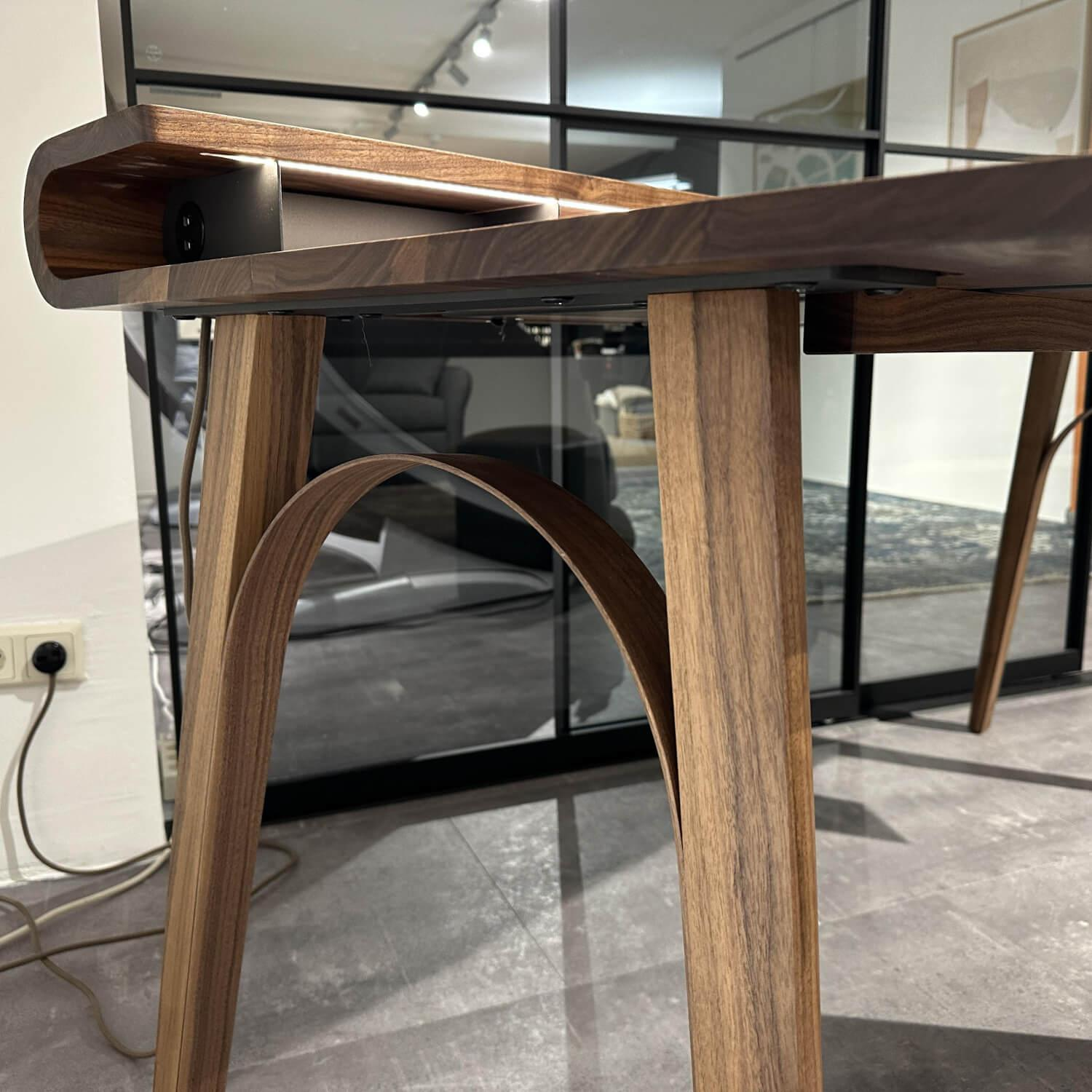 Rodam - Schreibtisch Nuss Splint Geölt Und Gewachst Inklusive Dimmbare LED Lichtleiste Mit Fernbedienung - 2