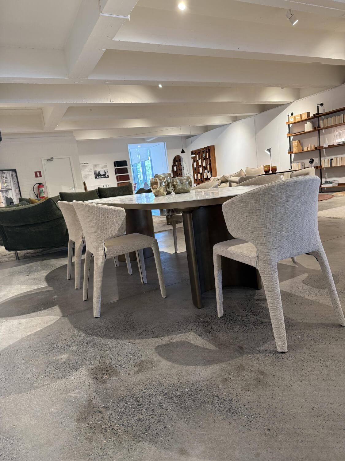 Cassina - 6er-Set Stuhl Hola Stoff Fortuny Avorio 13F737 Beige Grau - 2