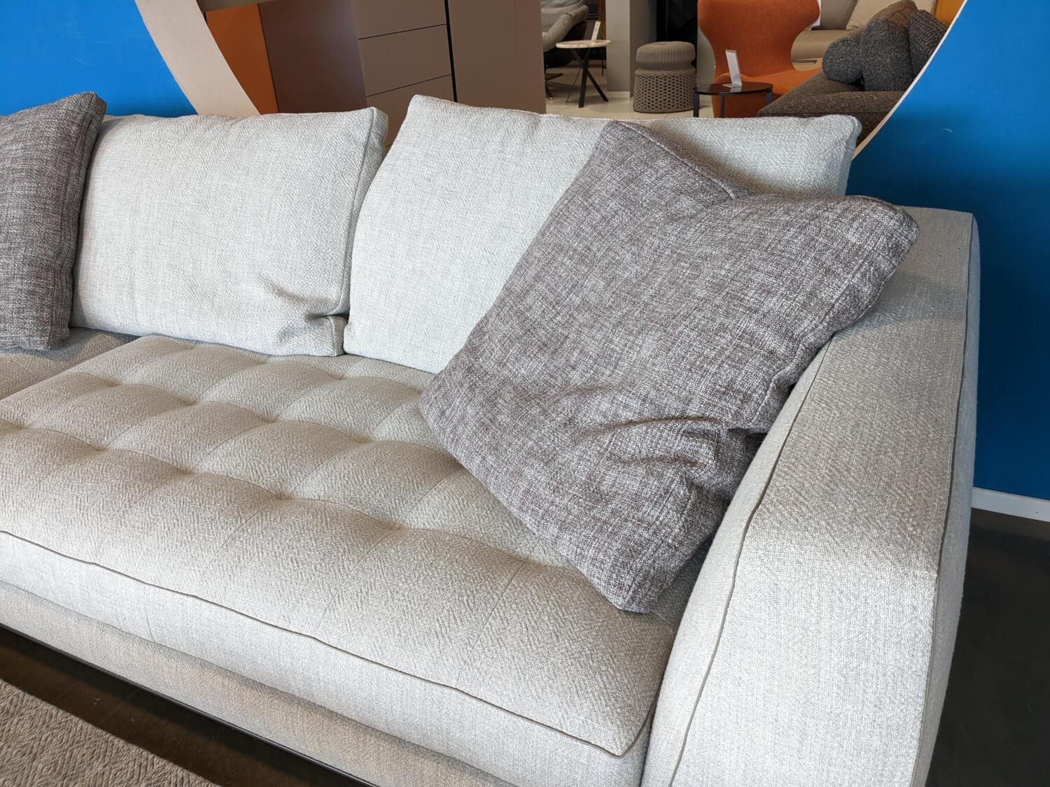 Maxalto - Corner sofa Lucrezia Soft fabric Solaris 300 Tortora Beige with 5 cushions - 9