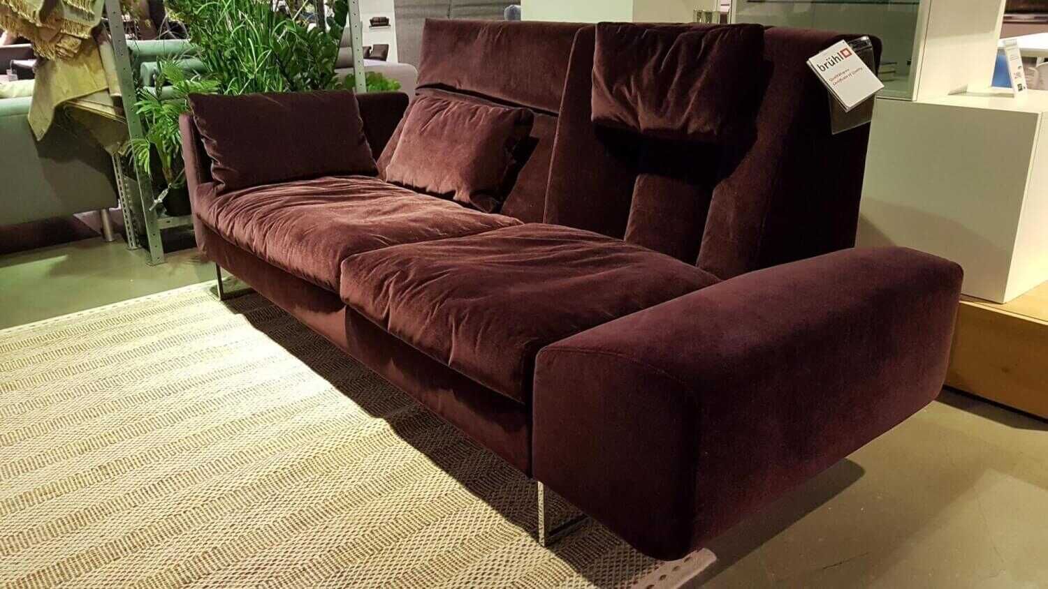 Sofa Embrace Stoff 4473 18 Rot Braun Metallkufe Verchromt