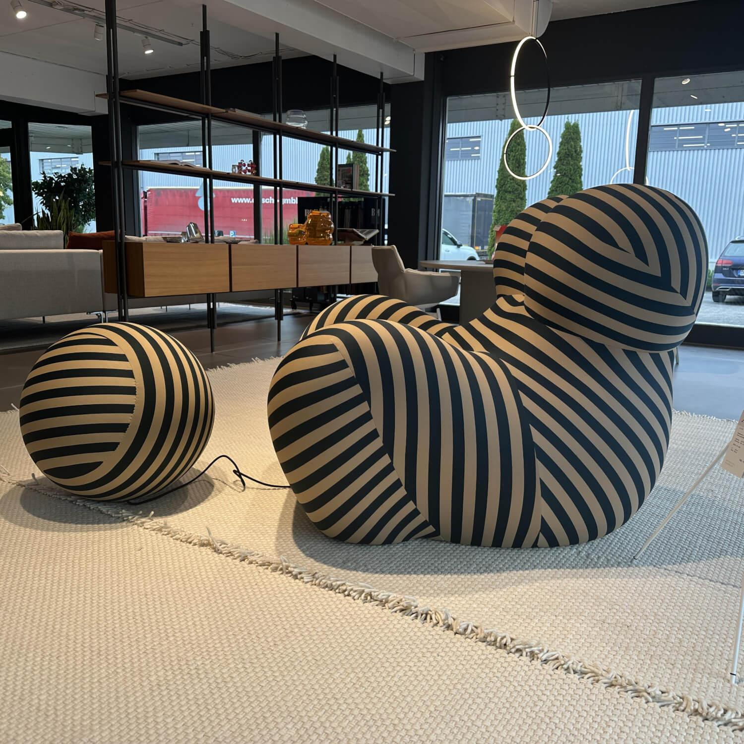 B&B Italia - Sessel UP 50 Stoff 140 Soara Gestreift Beige Und Petrolblau Blau Inklusive Hocker - 2