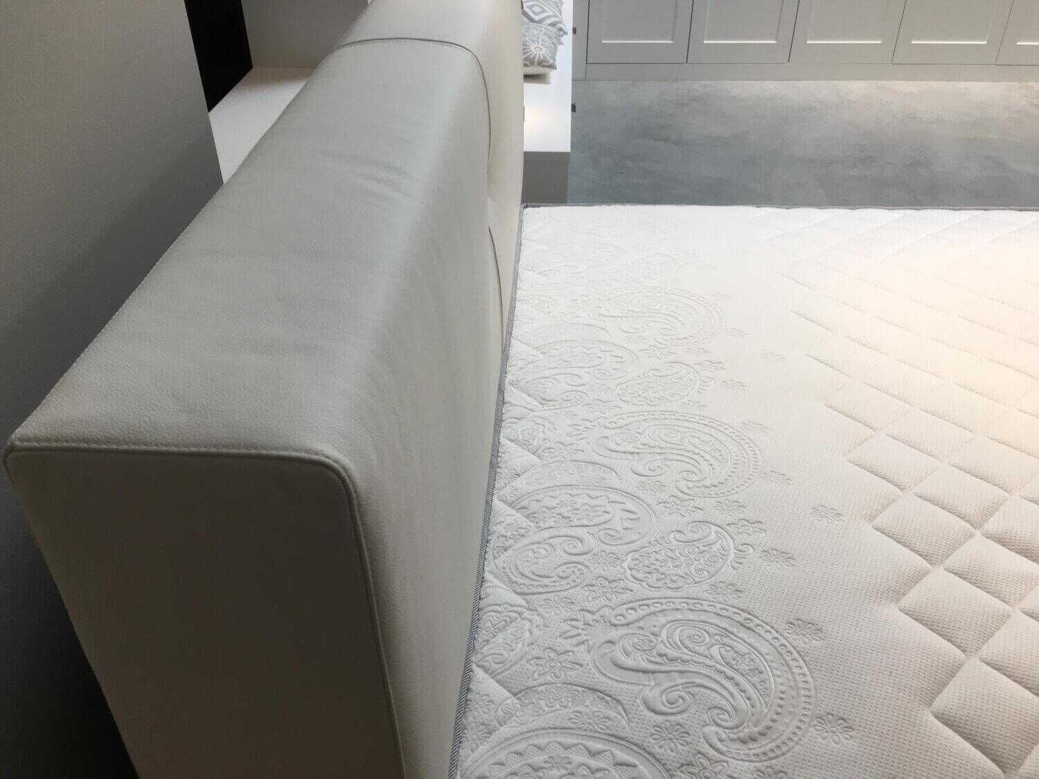 m-C3-B6ller-design-bett-thread-leder-pesano-weiss-pg-2-mit-innenleben-und-matratze-paisley-h3-7bd9eb84c5b4e5Xi1EFxanx7U Möller Design - Bett Thread Leder Pesano Weiss PG 2 mit Innenleben und Matratze Paisley H3 - 7
