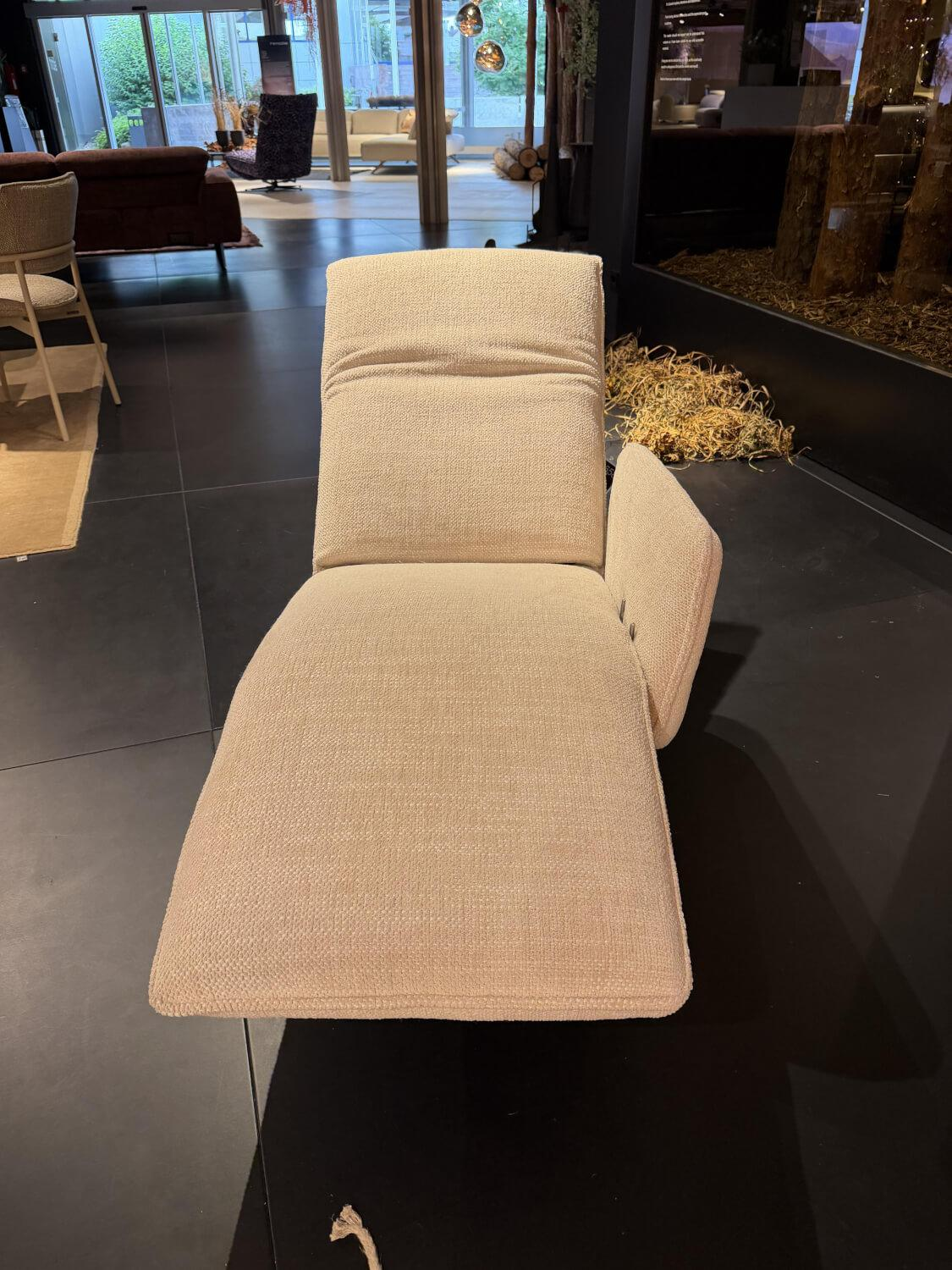 himolla - Relaxliege 7658 Stoff 20 Labomba Carrara Beige Sternfuß Metall Beige Mit Schaukelfunktion - 7