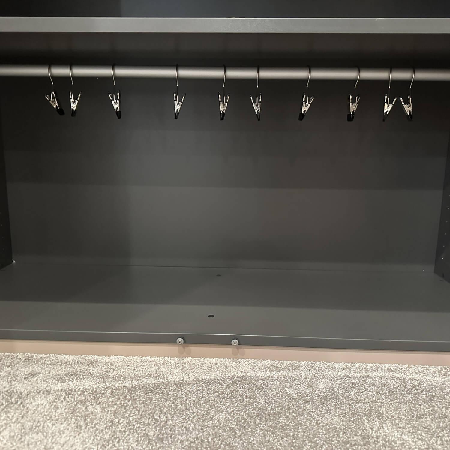Schönbuch - Einbaugarderobe Cabin Lack Rosenholz Fachböden Melamin Beschichtet Dunkelgrau Inklusive Beleuchtung - 2