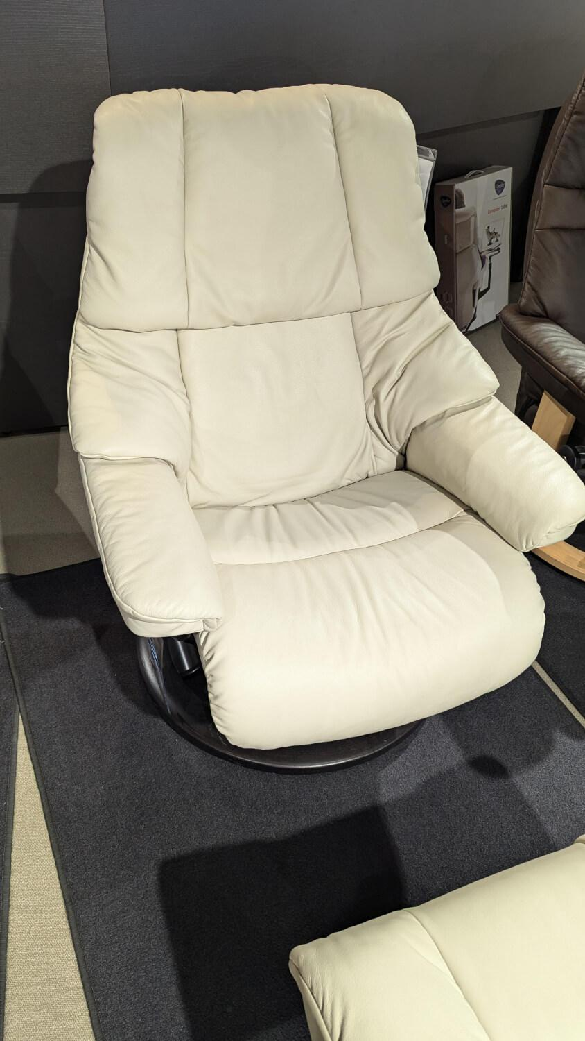 Stressless - Sessel Reno M Leder Paloma Light Grey Grau Gestell Classic Wenge Schwarz Mit Hocker - 2