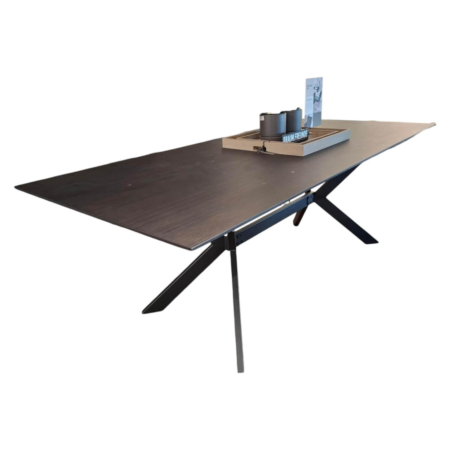 Raum.Freunde - Esstisch Eldur Platte Bamboo 76 Night Schwarz Lackiert Gestell Metall Schwarz - 1