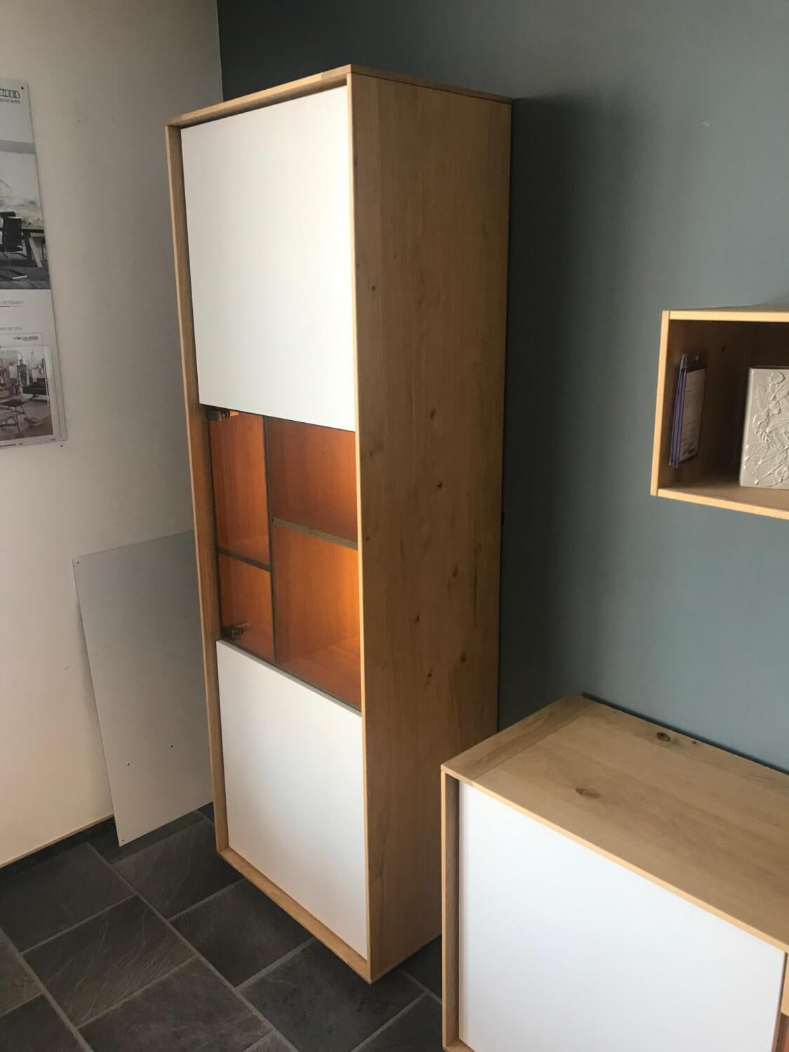 Venjakob - Wohnwand Modell Quanto in Wildeiche Hell Soft Gebürstet Oberfläche Geölt Lack Lichtgrau Matt mit Beleuchtung - 5