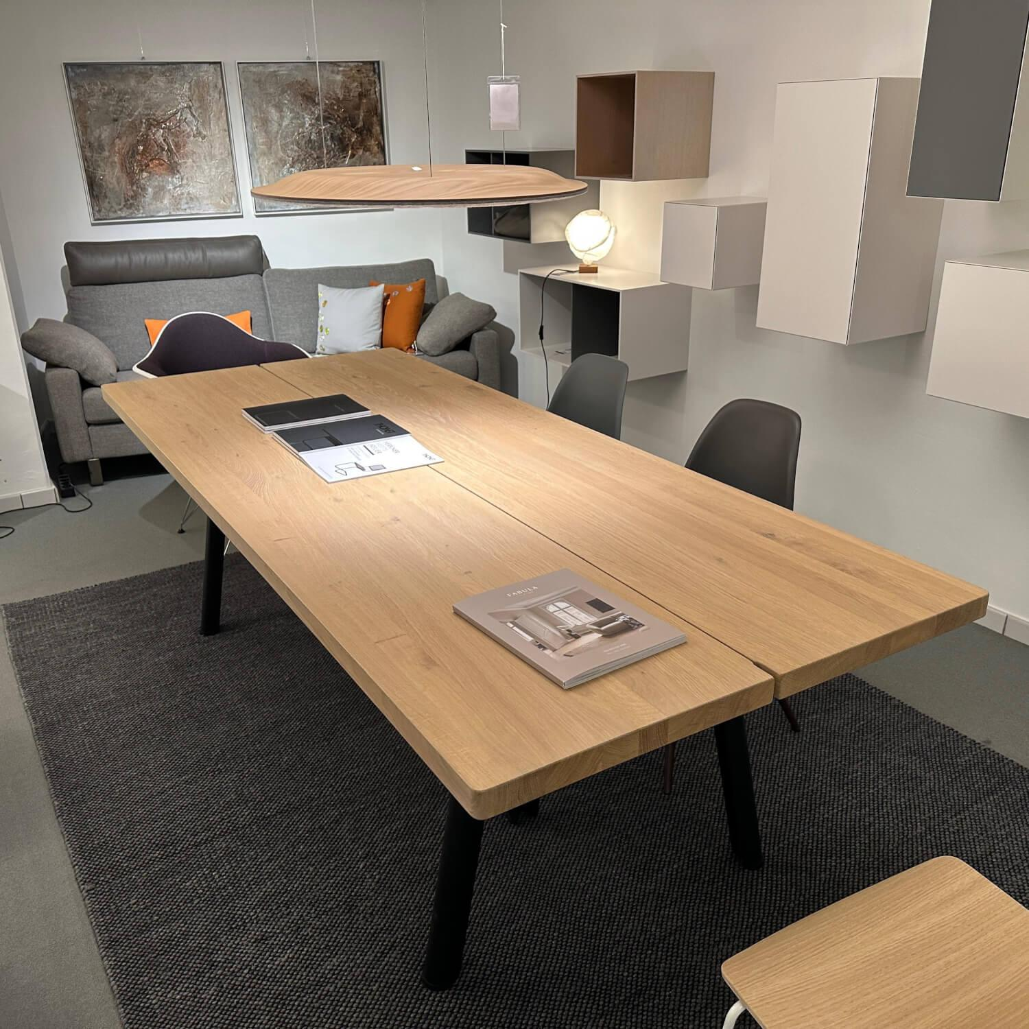 Arco - Esstisch Trestle Rectangular 2 Platte Eiche Massiv Weiß Geölt Gestell Aluminium Epoxy Lackiert Tiefschwarz - 2