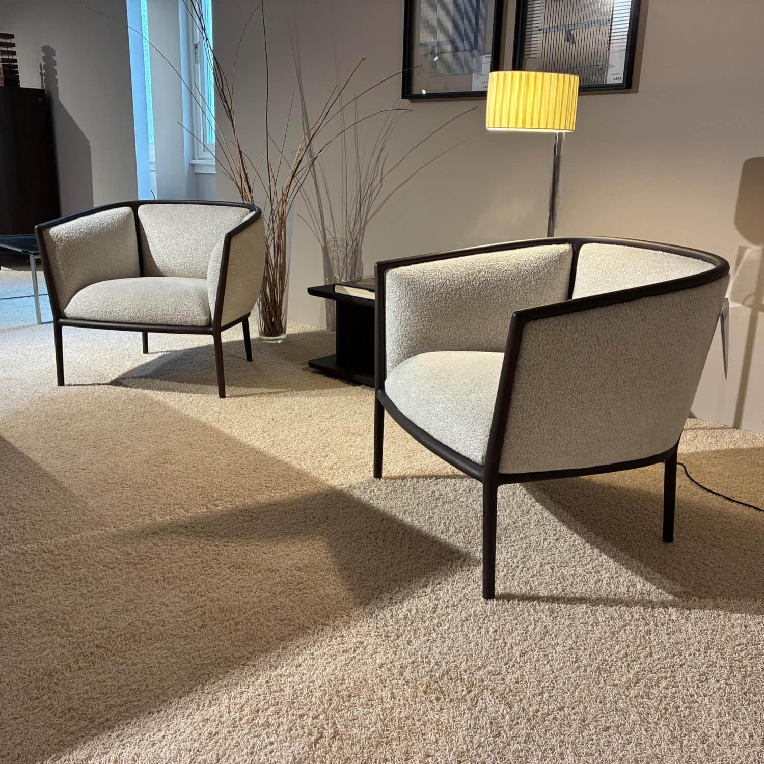 Molteni & C - 2er-Set Sessel Margou Stoff WG411 BI Carta Grau Beige Gestell Eukalyptus Schwarz - 4