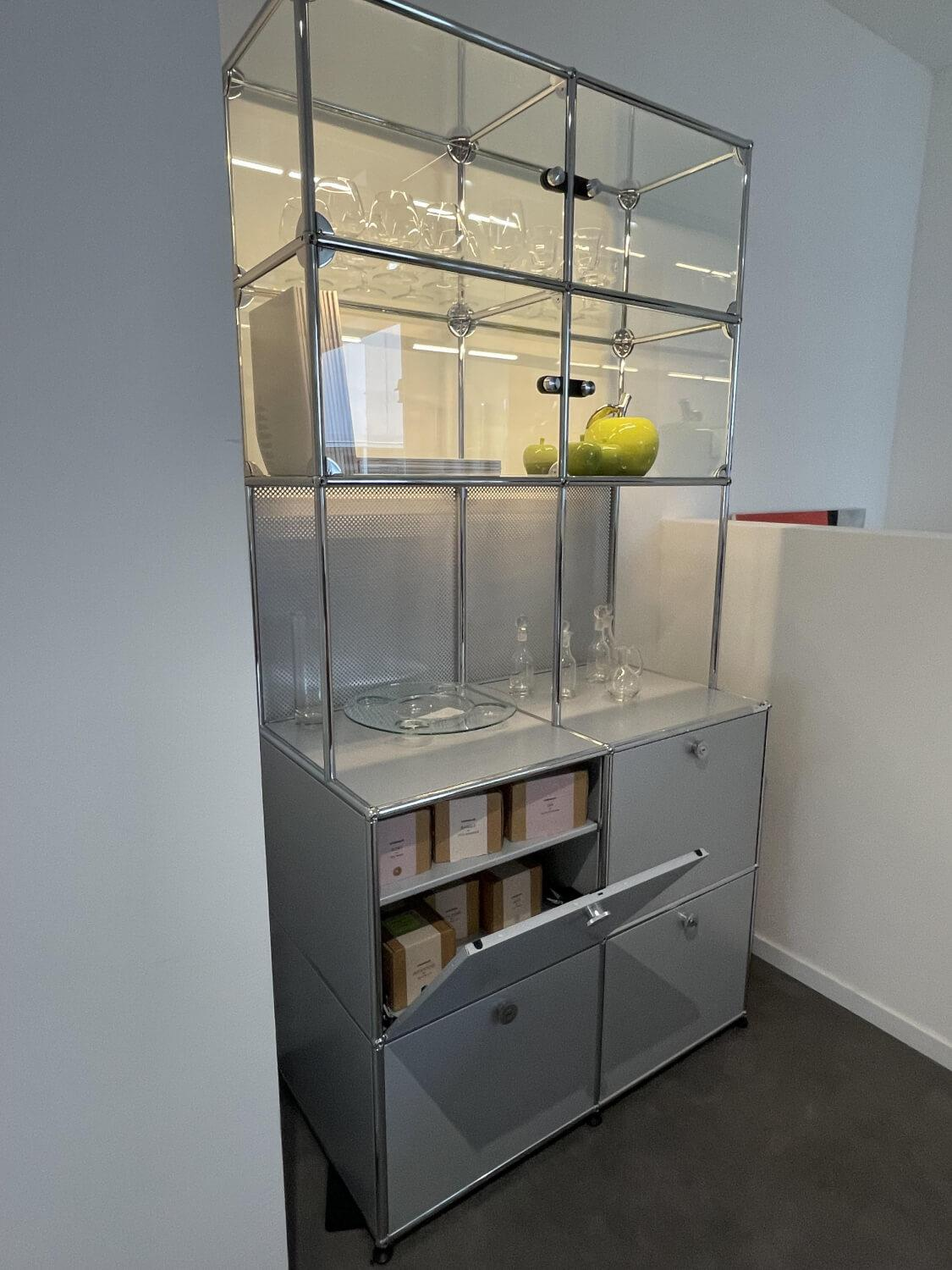 USM Haller - Vitrine Mattsilber mit Glas - 2