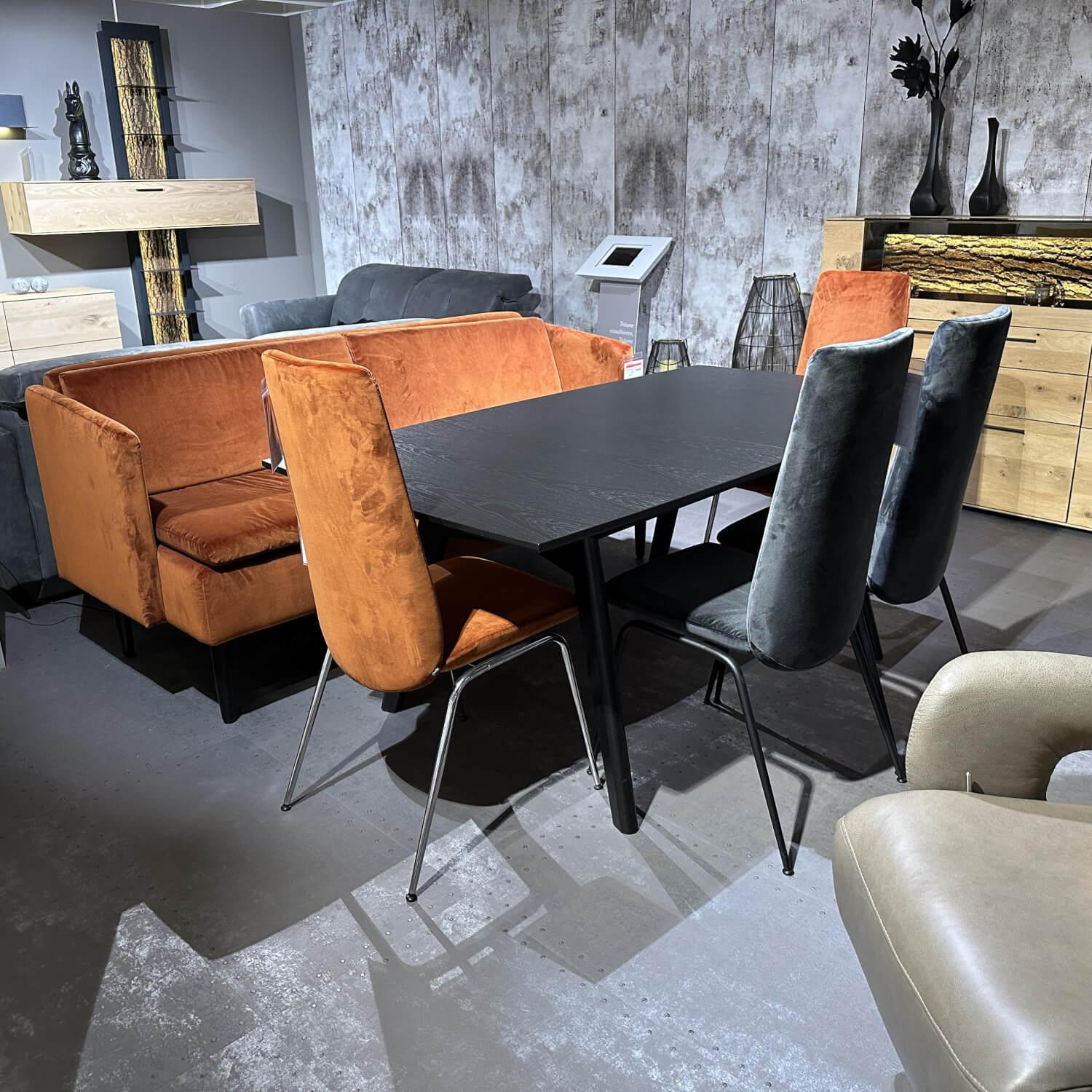 Stressless - Essgruppe Mit Tisch Toscana Eiche Schwarz Mit 4 Stühlen Und Dining Sofa In Stoff Grace Rust Orange Und Dark Grey Dunkelgrau - 7