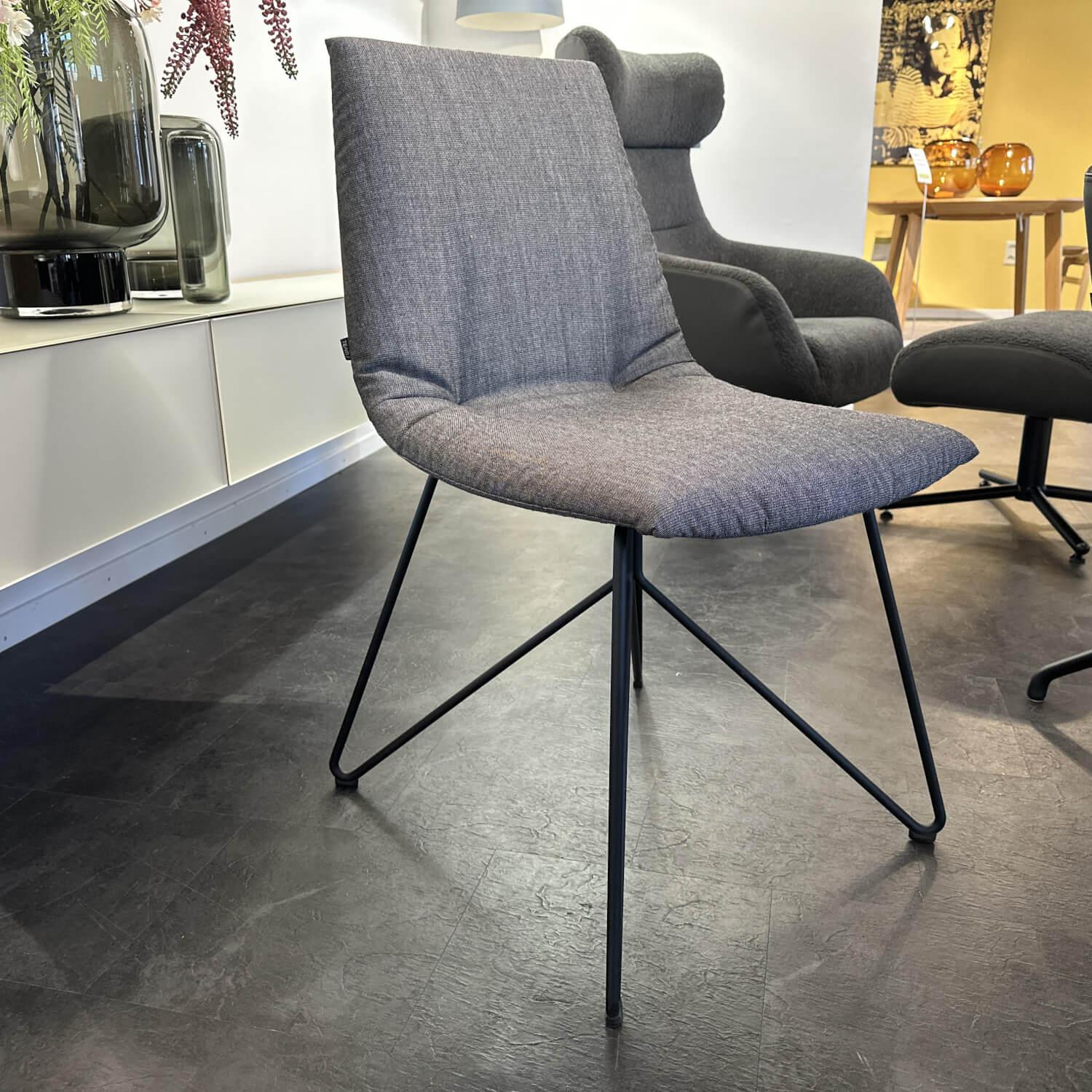 Team 7 - Stuhlgruppe Lui Und Grande Lui Stoff Canvas CA 154 Und Leder L1 Origon Schwarz Gestell Schwarz Matt Pulverbeschichtet - 5