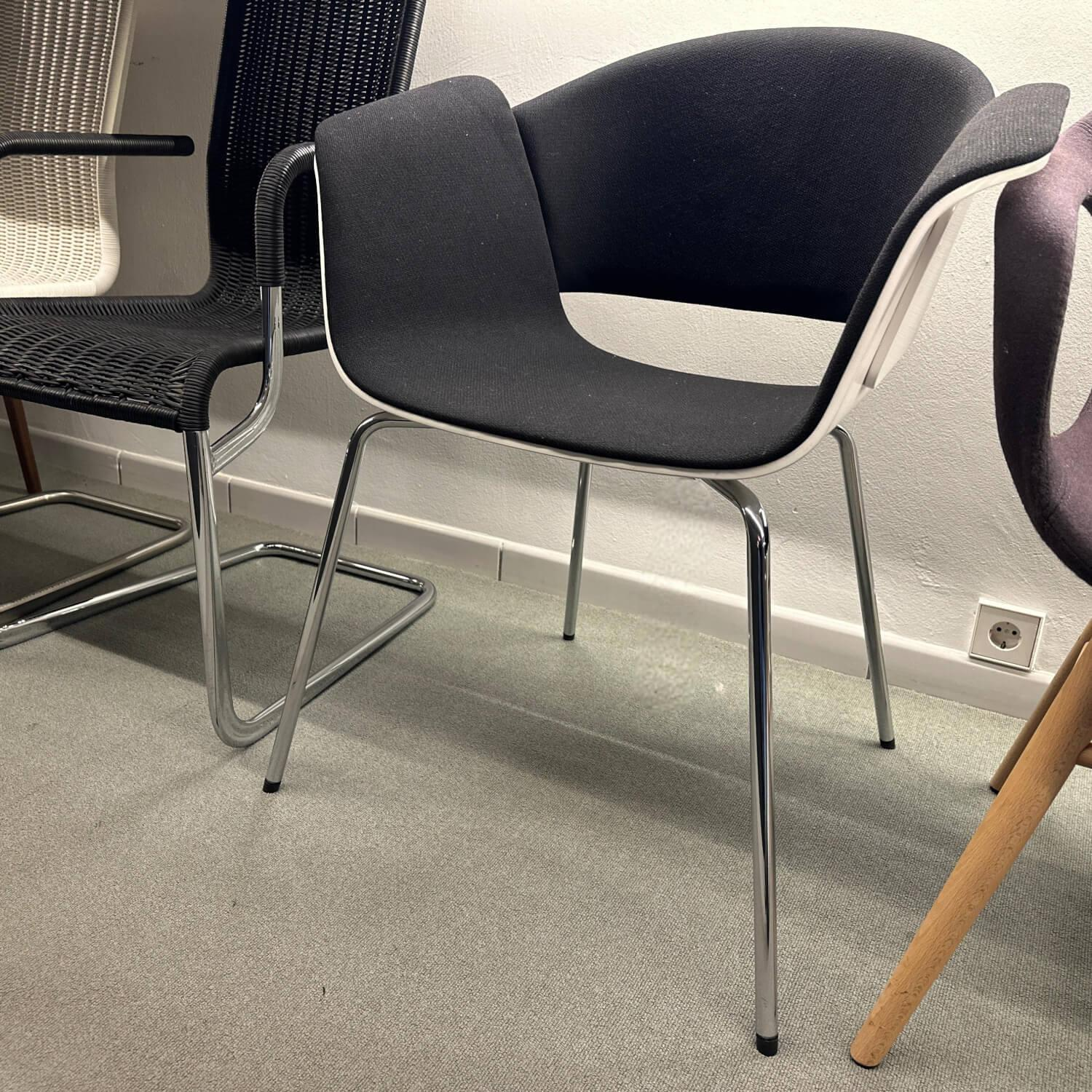 Bene - Armlehnstuhl Rondo Stoff Urban Plus YN009 Schwarz Gestell Metall Chrom - 5