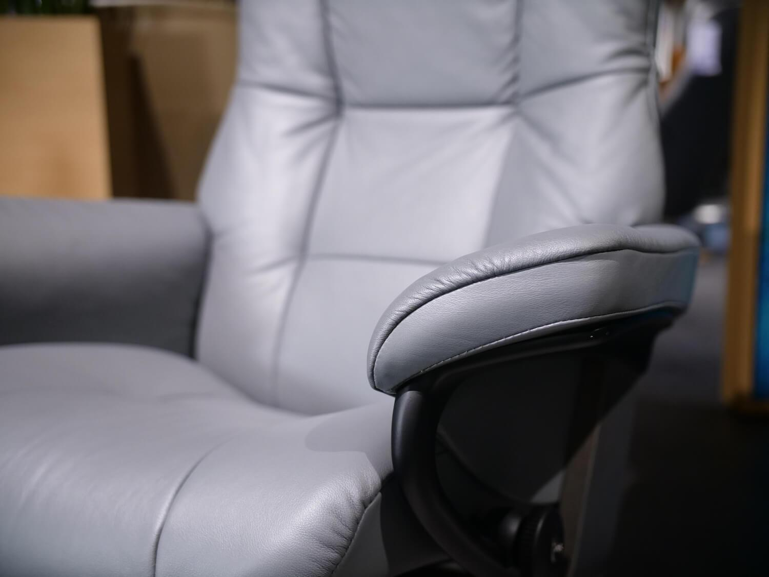 Stressless - Sessel Mayfair M Mit Hocker Bezug Leder Paloma 17 Neutral Grau Gestell Signature Matt Schwarz Holz Grau - 7
