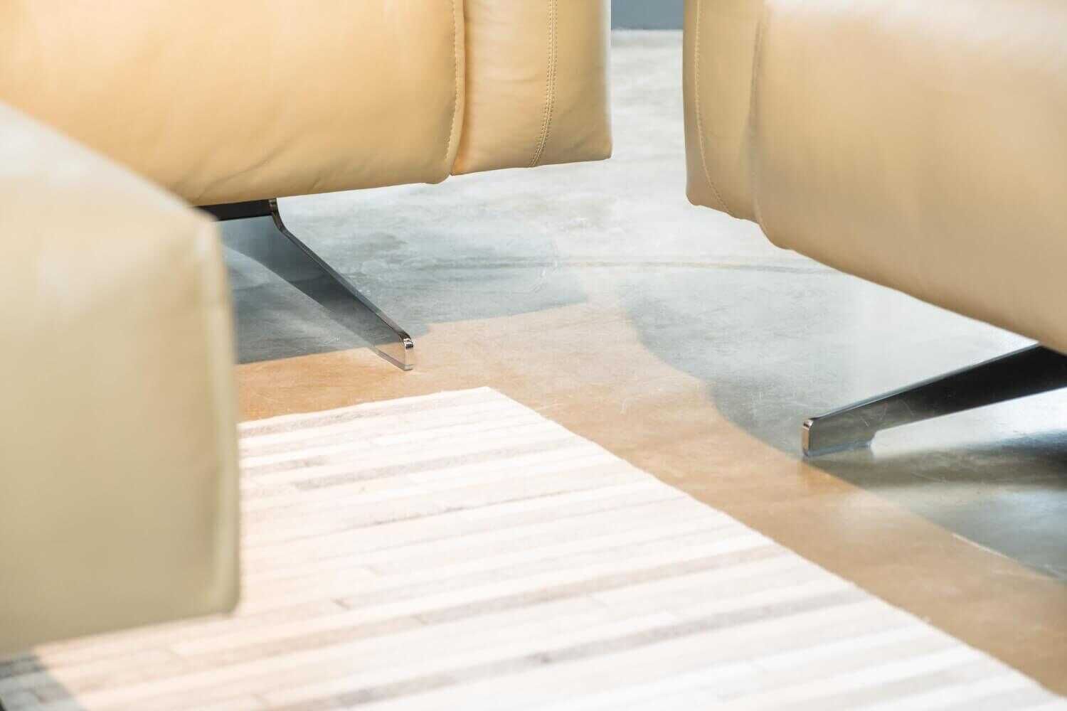 Sofa RB 50 Leder Grau Grün 233er mit Rückenkissenmatte aus Stoff